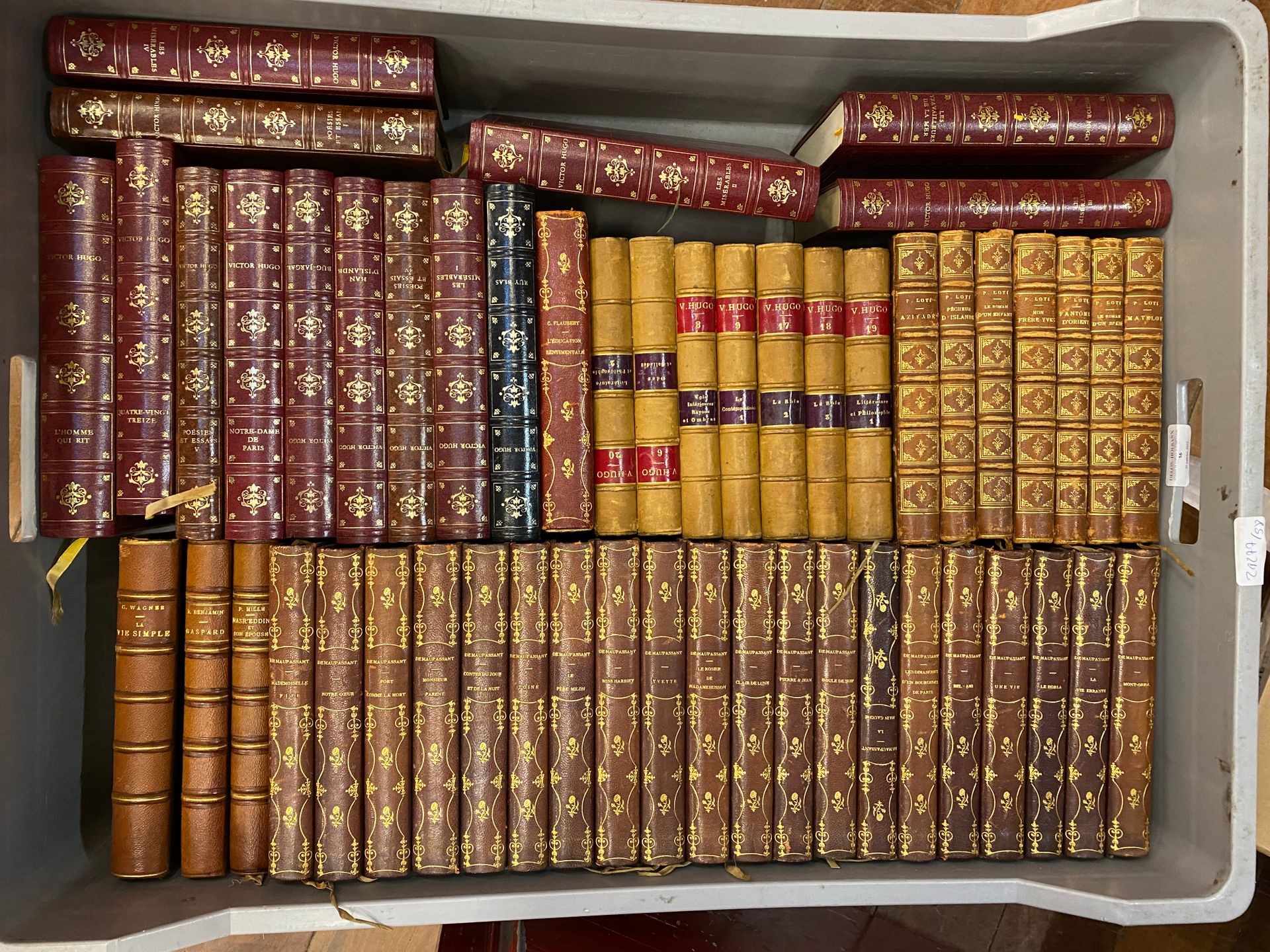 Null Conjunto de varios volúmenes, la mayoría encuadernados 

Siglo XIX-XX