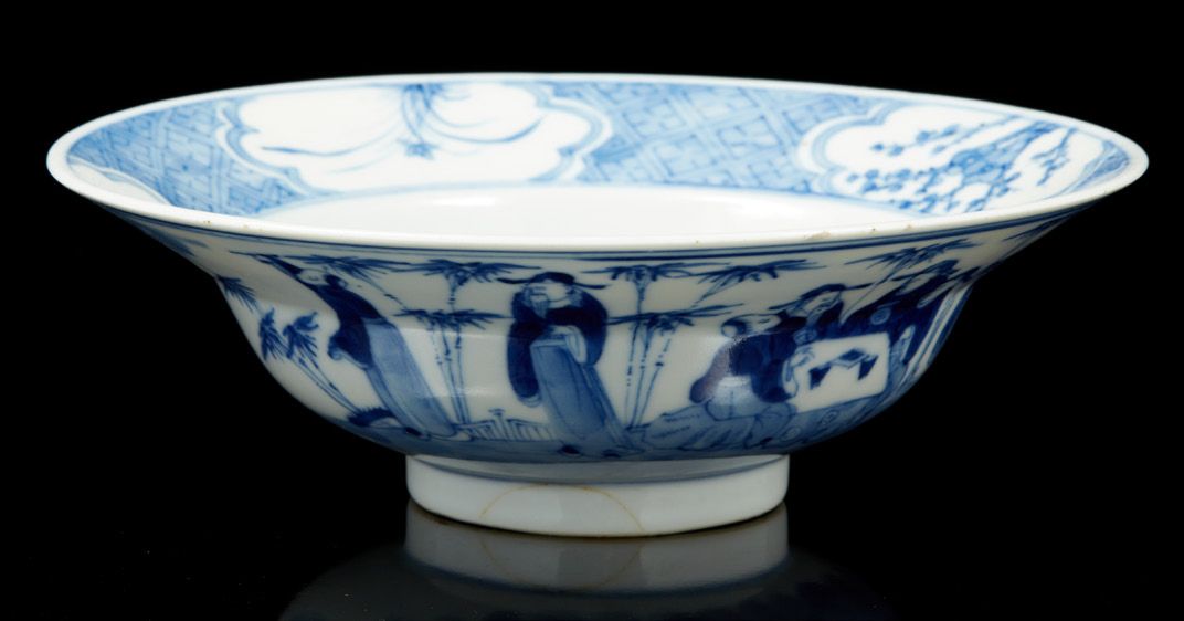 CHINE pour le VIETNAM, XIXe siècle Un par de cuencos de porcelana azul y blanca &hellip;