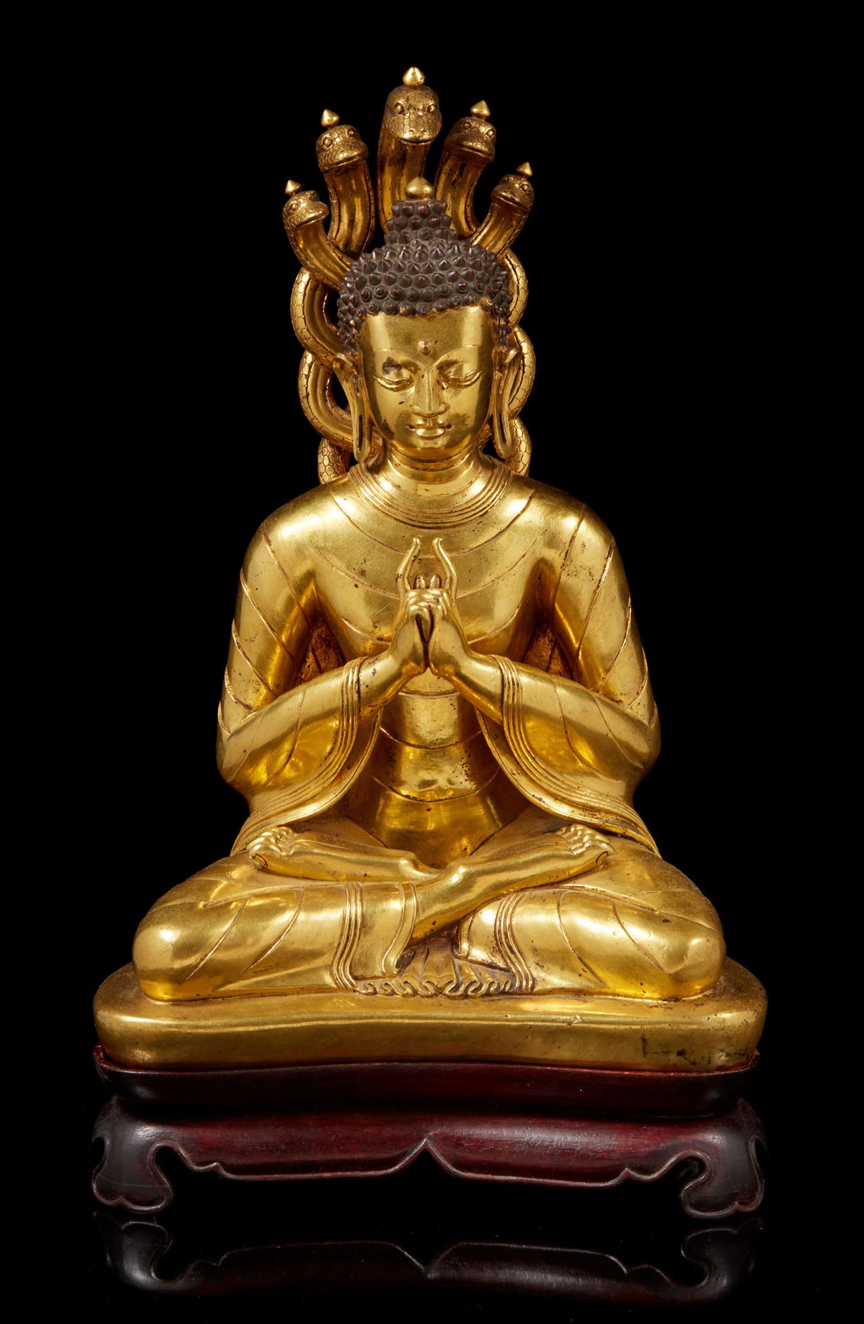 TIBET-NÉPAL, XXe siècle Objeto de bronce dorado que representa a Buda Nageshvara&hellip;
