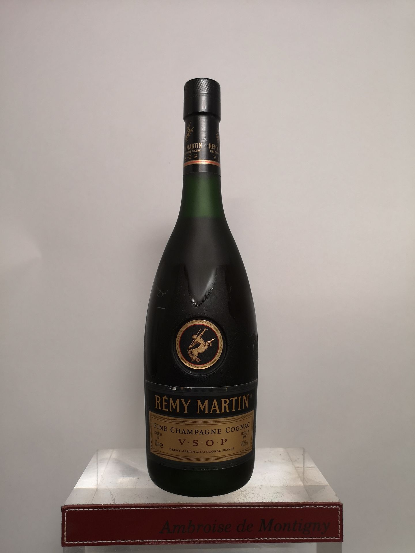 Null 1 bouteille COGNAC Fine Champagne V.S.O.P.- REMI MARTIN