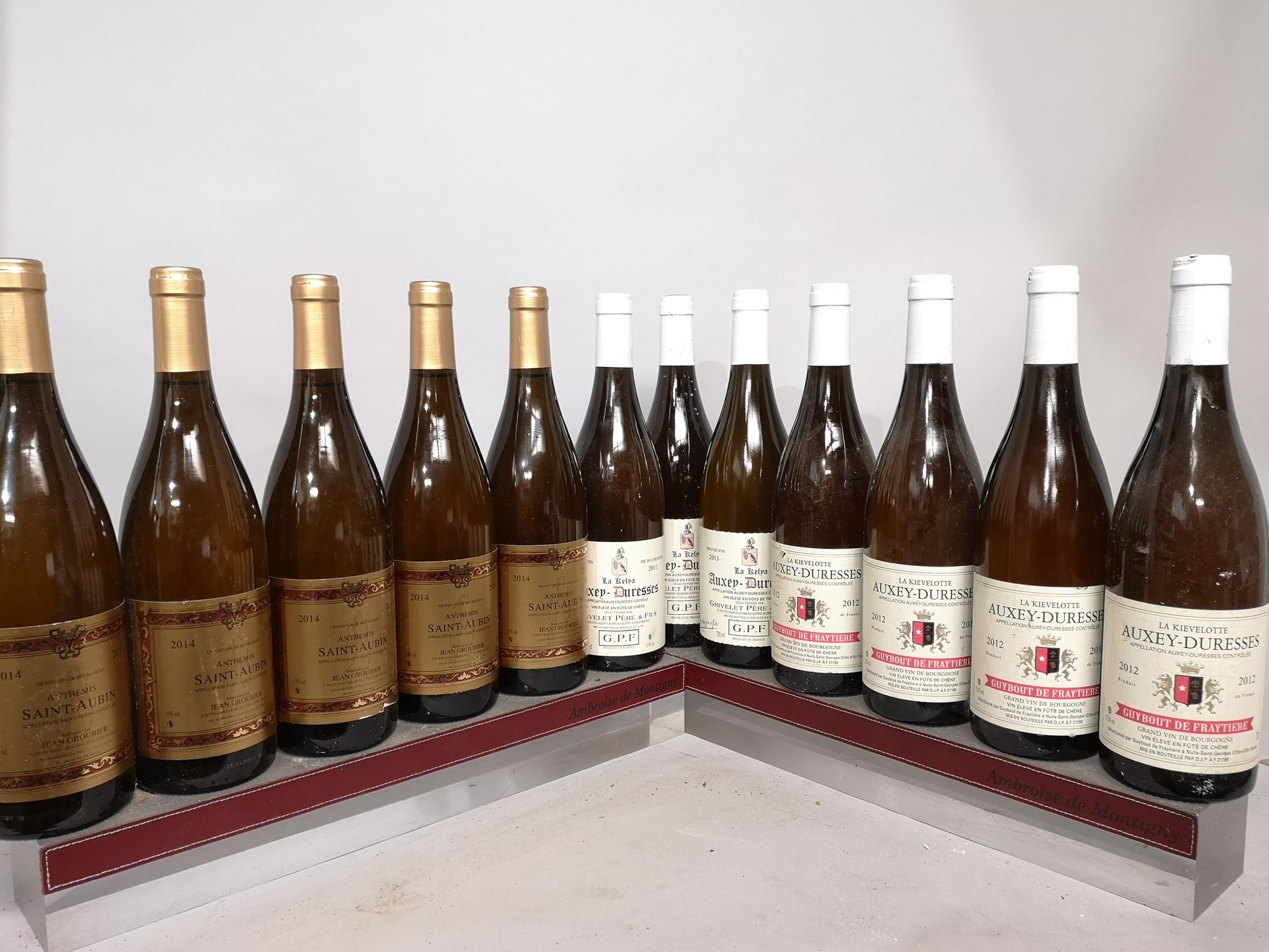 Null 12瓶BOURGOGNE BLANC DIVERS 2011、2012、2013和2014年份的葡萄酒 

AUXEY-DURESSES和Saint &hellip;