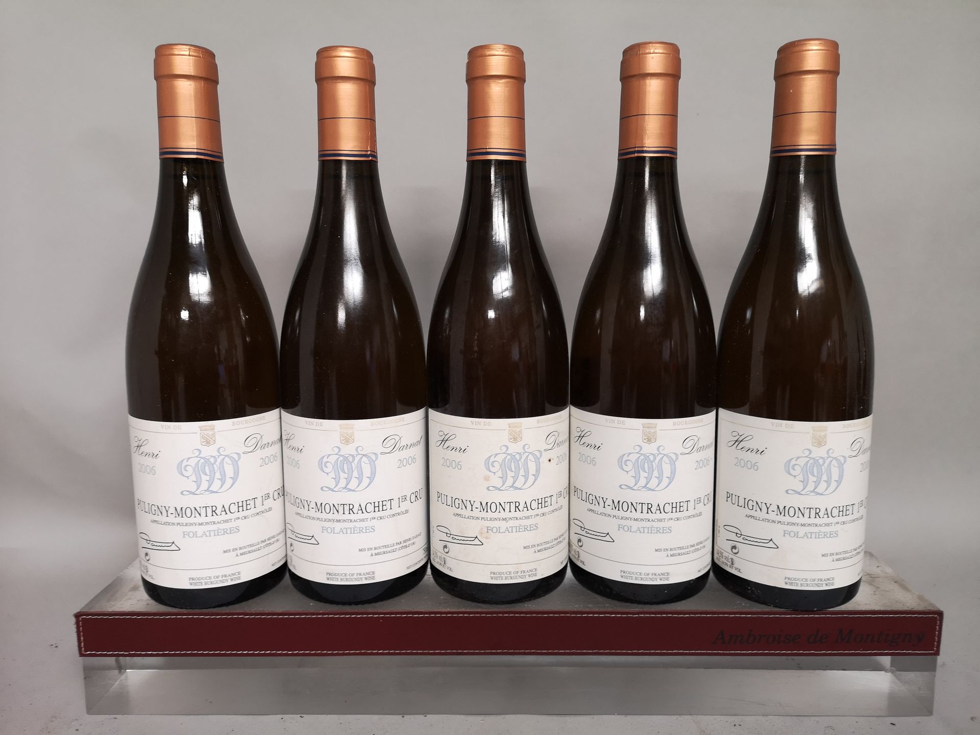 Null 5瓶 PULIGNY MONTRACHET 1er cru "Folatières" - Henri DARNAT 2006 

有轻微污点的标签。
