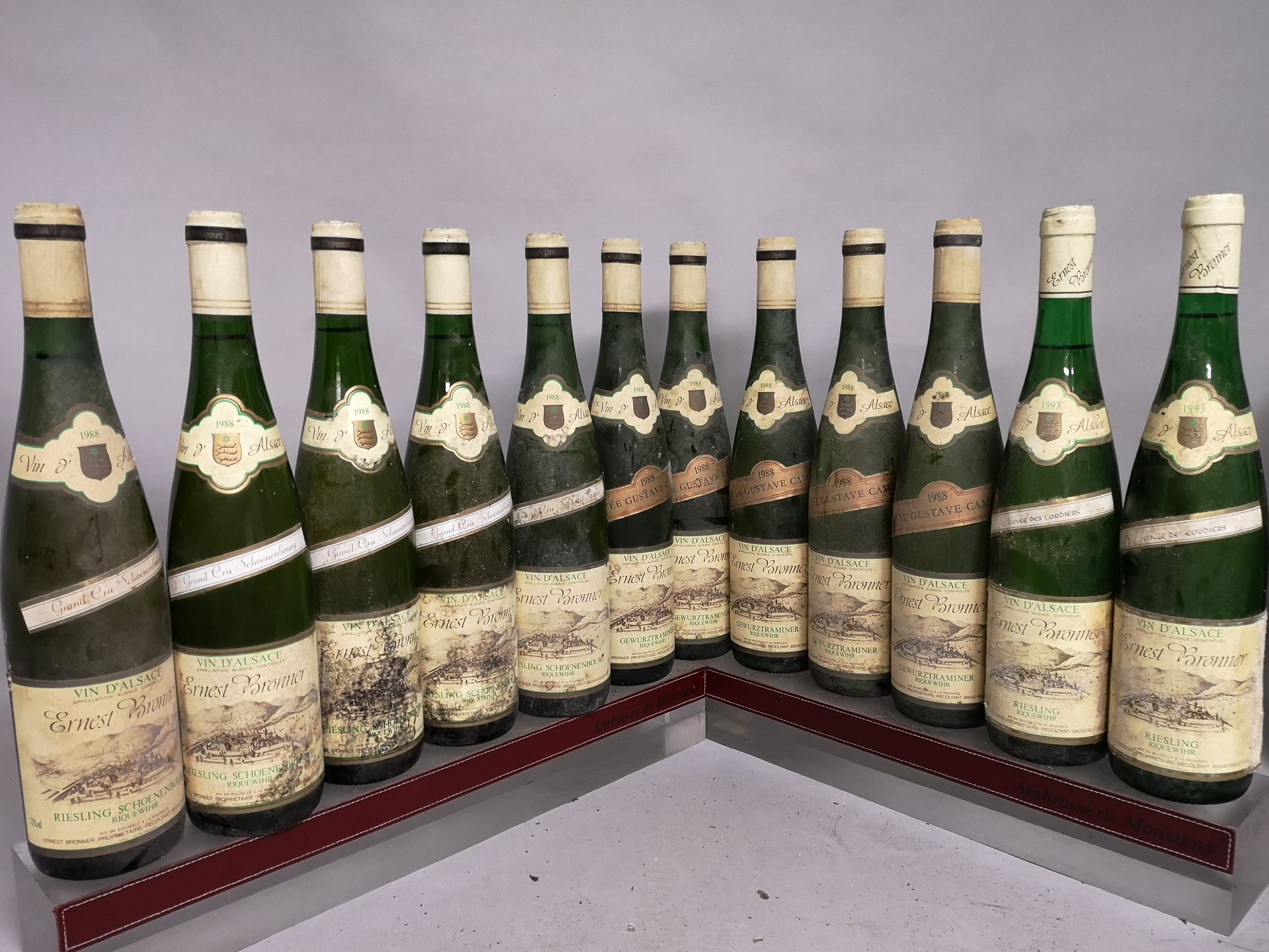 Null 12 Flaschen ALSACE Domaine Ernest Bronner darunter:

5 RIESLING SCHOENENBOU&hellip;
