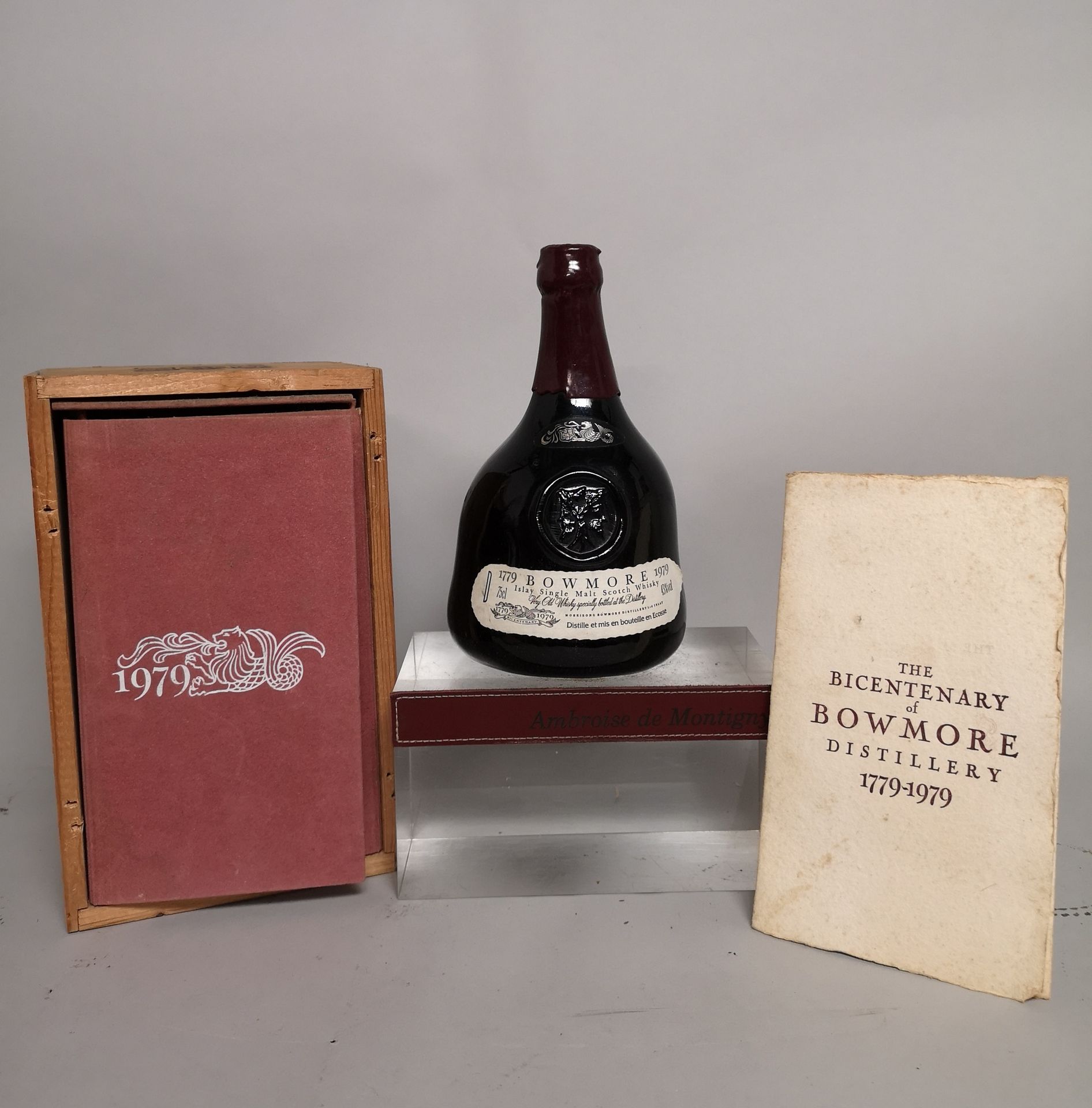 Null 1 botella de BOWMORE Bicentenary Islay Single Malt Scotch Whisky 1979 

Edi&hellip;