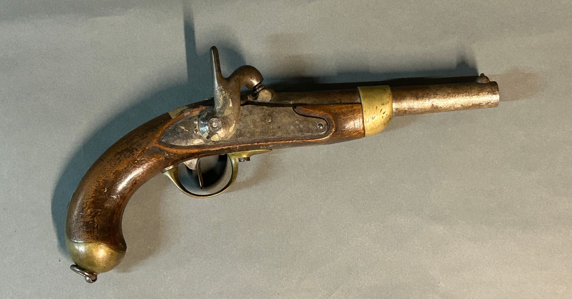 Null Pistol of pommel, statutory model 1822 Tbis built 9.

Front plate with perc&hellip;