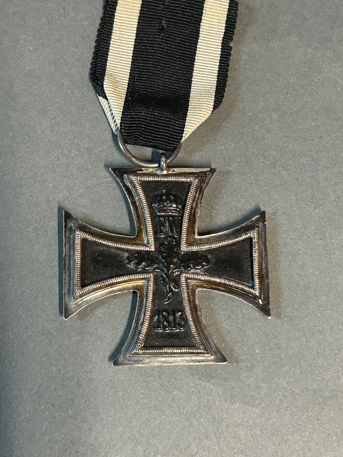 Null 二等铁十字勋章

第一次世界大战银色带子。1914

尺寸为4.40 x 4厘米。

毛重：17.56克。