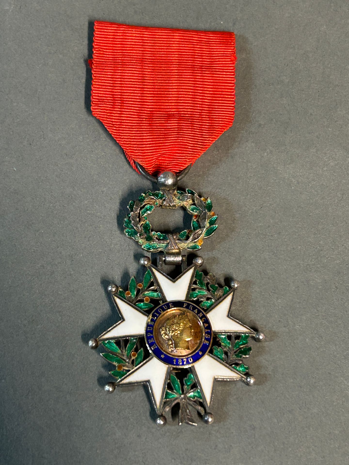 Null Ehrenlegion 1802 eingeführt.

Ritterkreuz aus Silber.

Herstellung durch ei&hellip;
