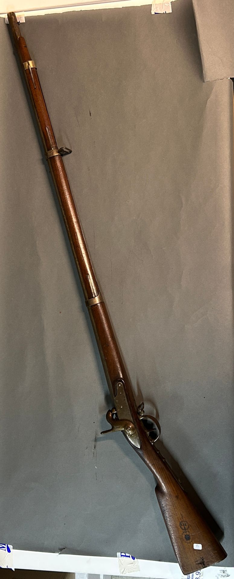 Null 1816 T Bis型步兵步枪。

燧发枪锁改装成打击乐。

圣埃蒂安皇家制造厂。

枪管两侧然后是圆形，标有雷鸣般的 "C.De 17.8 C.18&hellip;