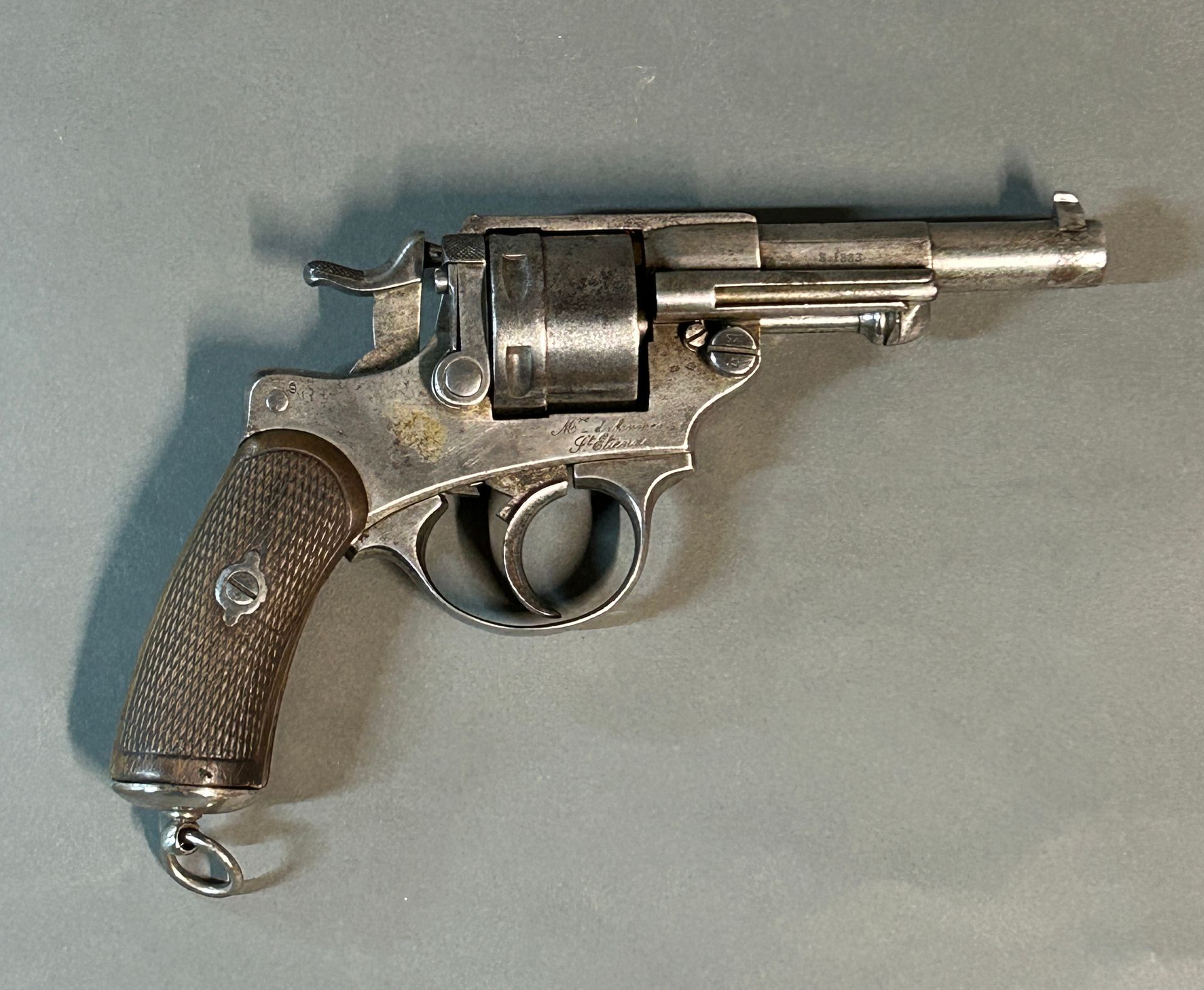Null Chamelot-Delvignes 1873型海军军官用左轮手枪。

口径11毫米73。

6次拍摄。

在门口装货。

圣埃蒂安的武器制造厂。

&hellip;