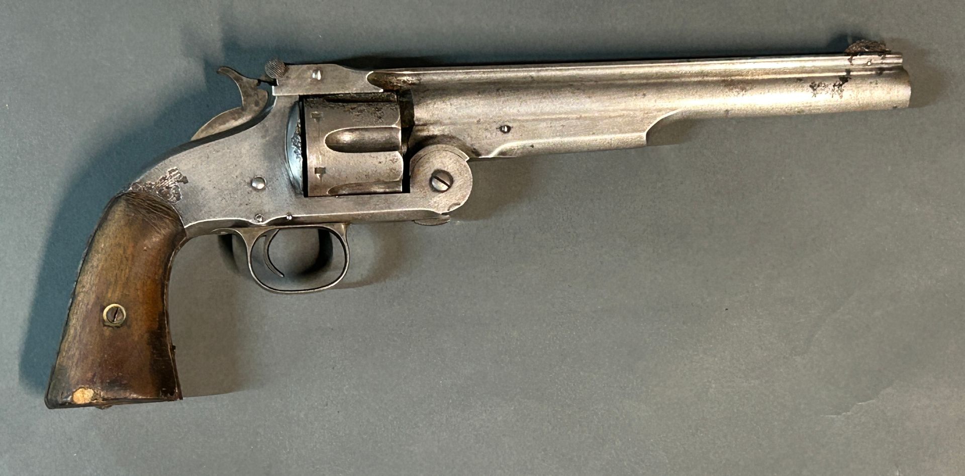 Null Revolver SW 44 Russian.

6 Schuss Zentralfeuer und kippbarer Lauf.

Gezogen&hellip;