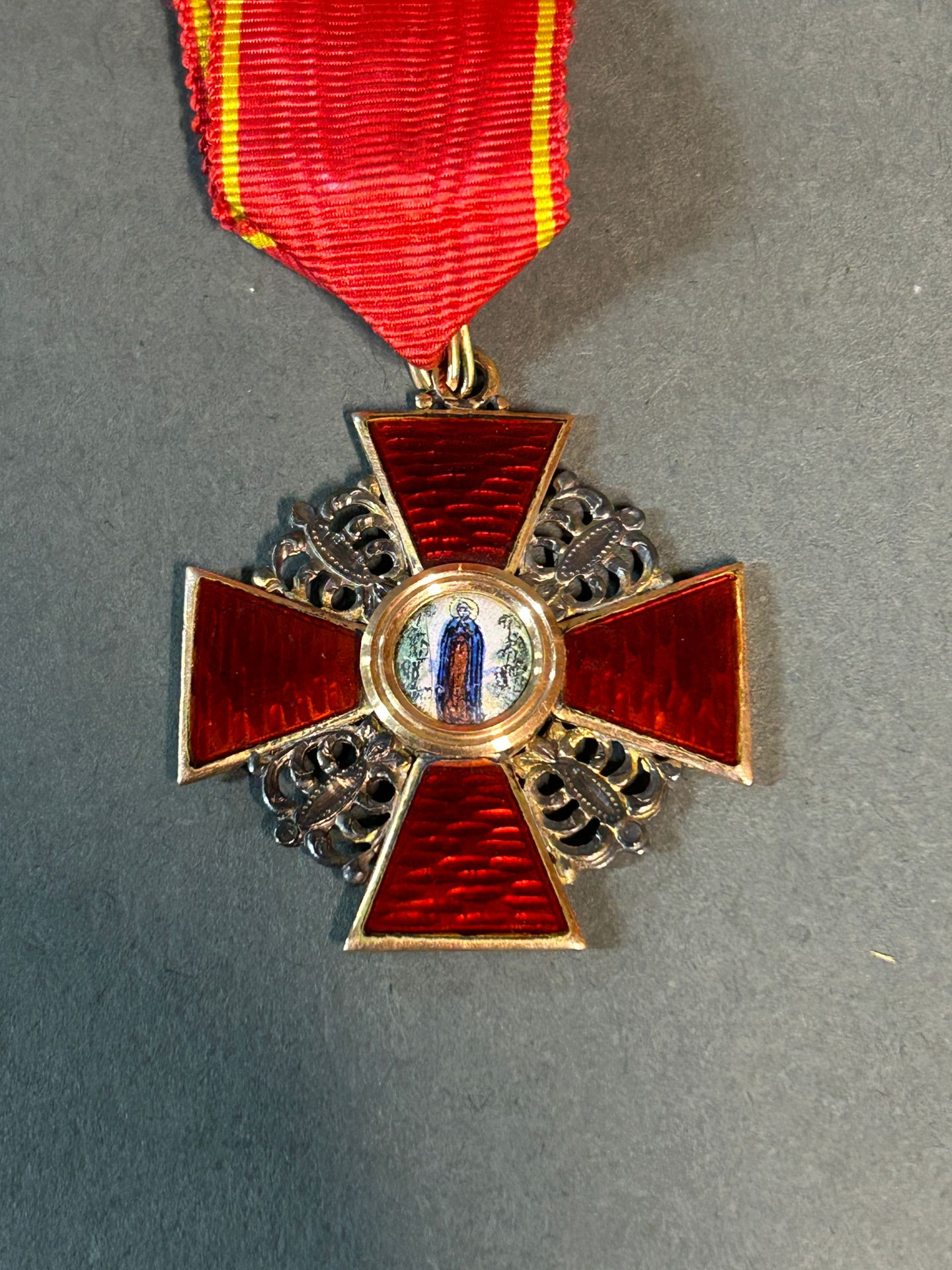 Null Rusia, Orden de Santa Ana.

Cruz de caballero civil de tercera clase.

Oro &hellip;
