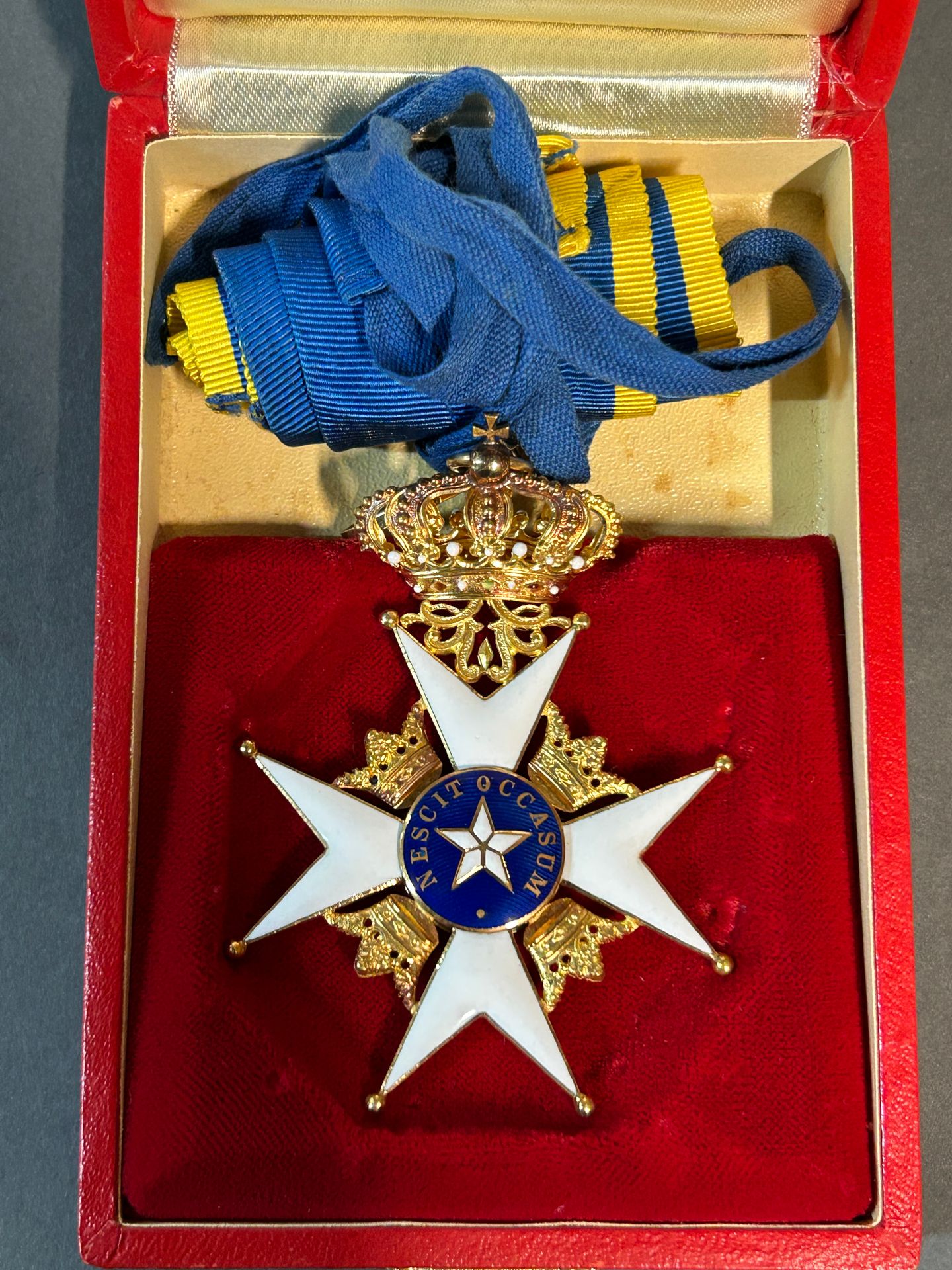 Null 
北极星勋章（瑞典王国）。

1748年2月23日成立。

指挥官的徽章，以黄金（或鎏金铜）和珐琅为材质，带有1975年后的型号领带。保存在斯德哥尔摩&hellip;