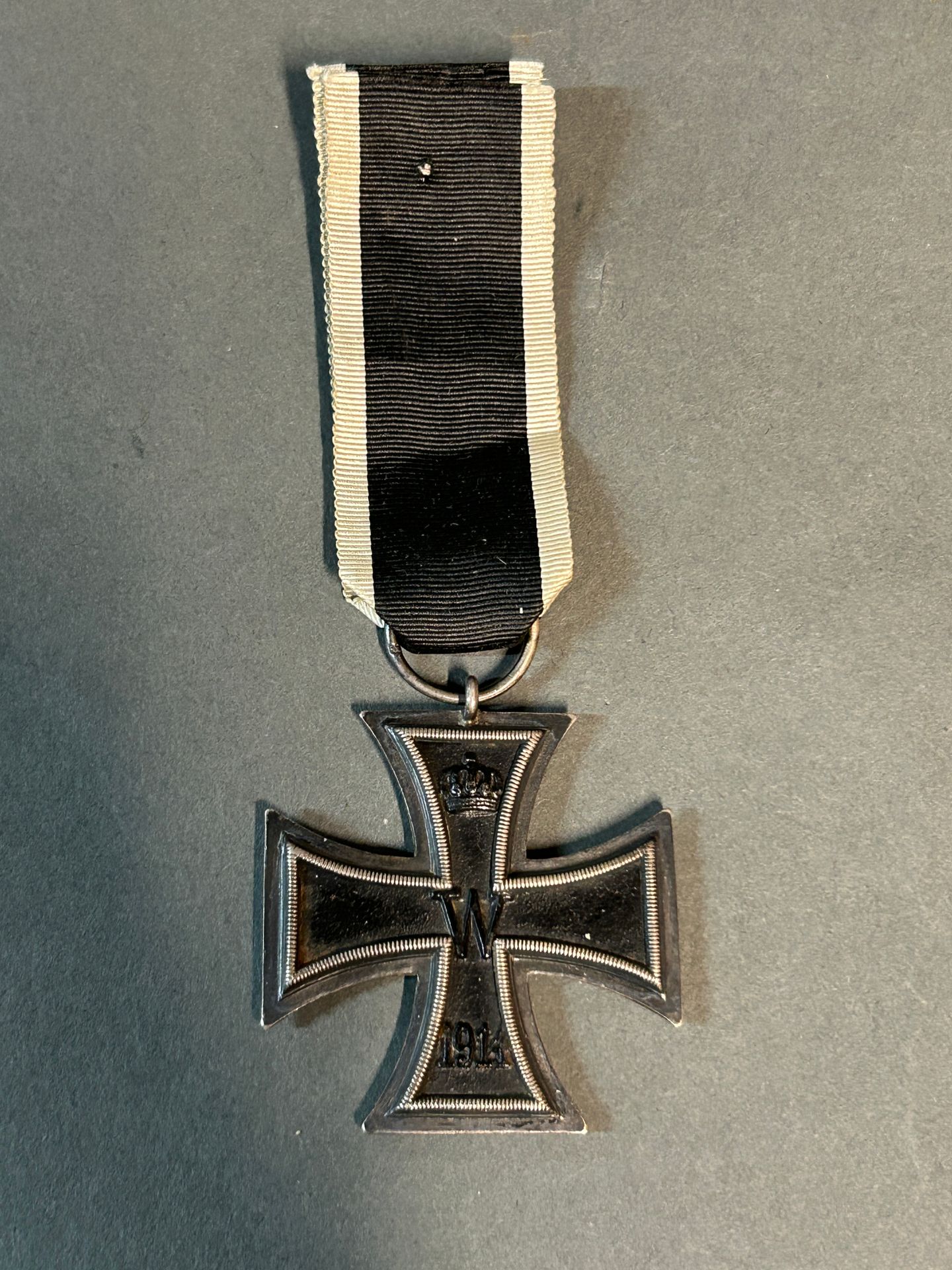 Null 二等铁十字勋章

第一次世界大战的银器。1914

尺寸为4.30 x 4.10厘米。

毛重：19.11克。