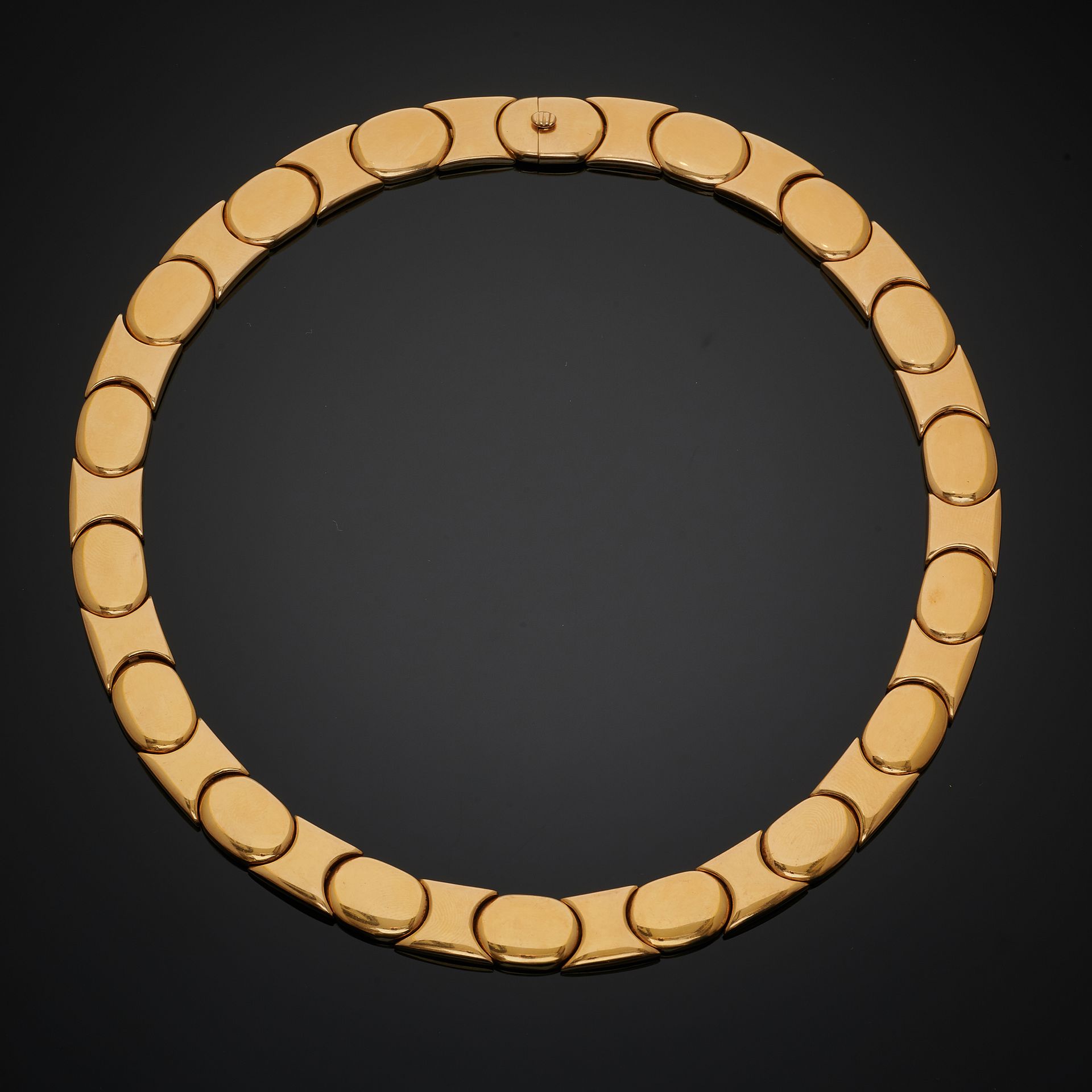 Null NECKLACE in yellow gold 750 mm composed of oval lozenges interspersed with &hellip;