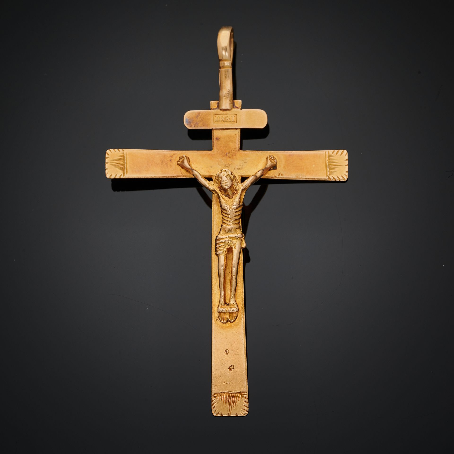 Null 金质十字架吊坠。18世纪的法国作品。
尺寸 : 4,5 x 7,5
净重 : 6,5 g