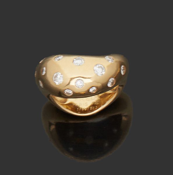 FRED 
18K (750) gold ring set with brilliants.
Finger size: 54.
Weight: 11,4 g
I&hellip;