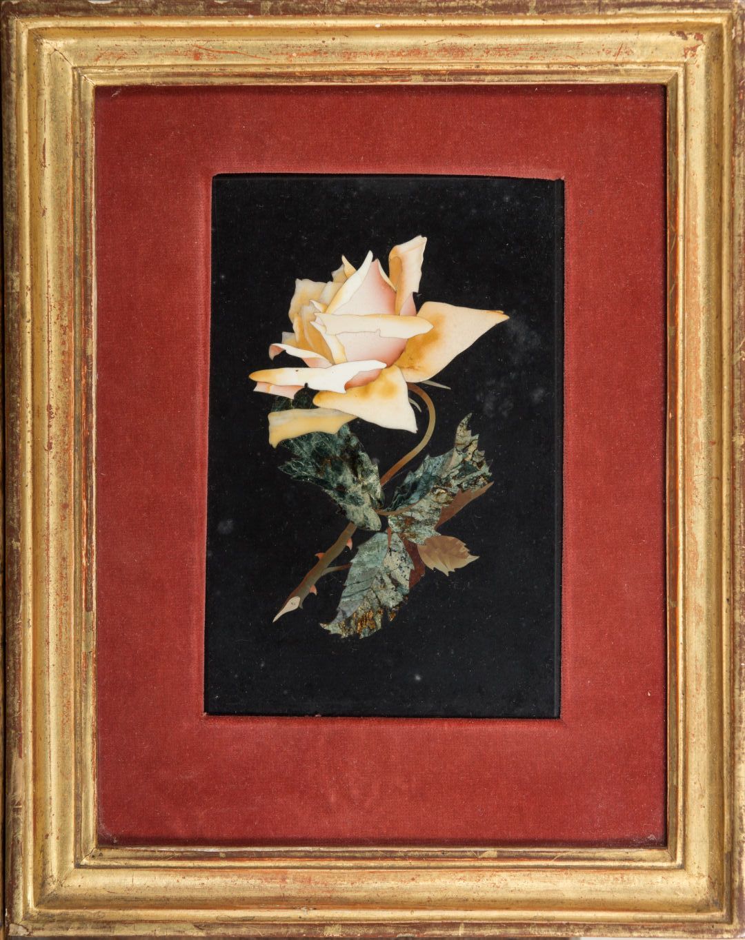 Null FLORENCE.

Rose.

Platte aus Marmorintarsien.

H_17,5 cm L_11,5 cm, ohne Ra&hellip;