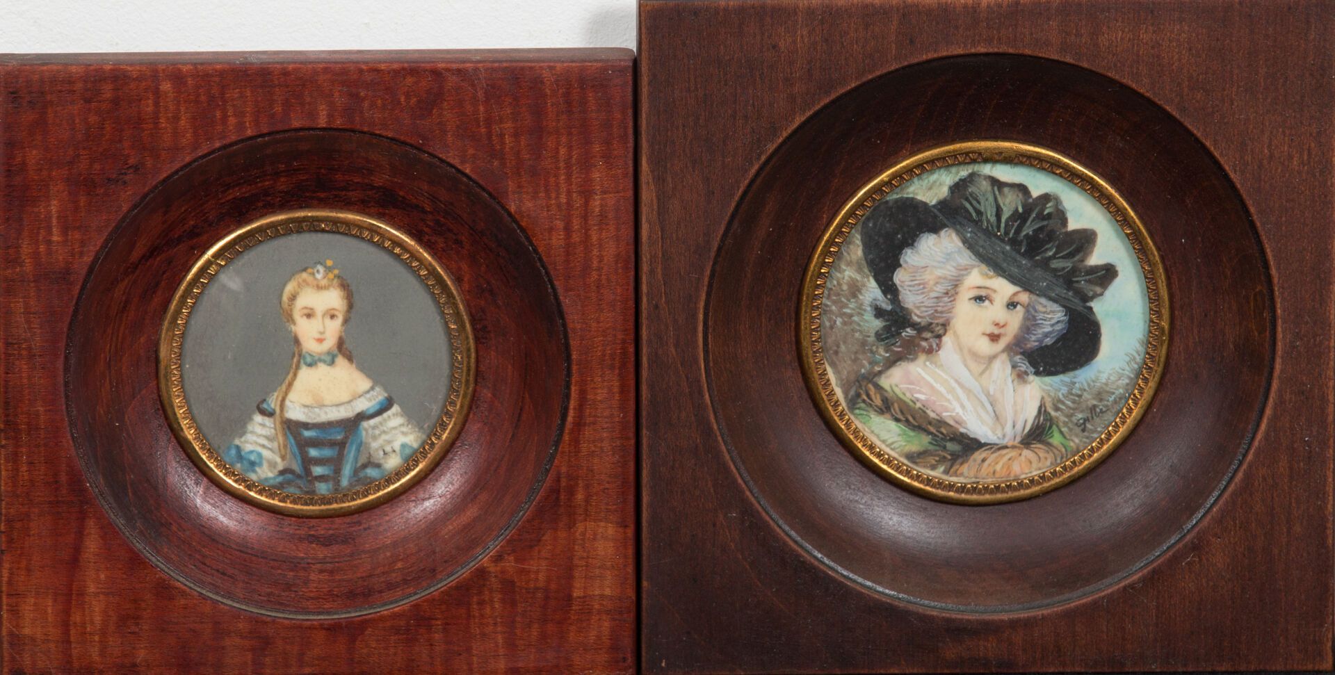 Null French school of the XXth century.

Portraits of women.

Two miniatures on &hellip;