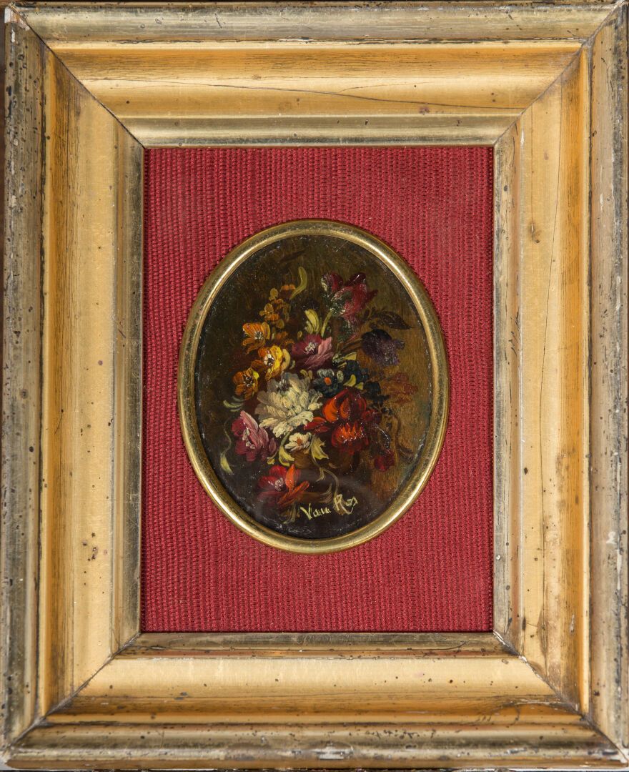 Null 20世纪的弗拉芒画派，范-罗斯（？）

一束花。

椭圆形的油画，装在一个略带圆弧的玻璃框里。

高_8,5厘米，宽_6,5厘米