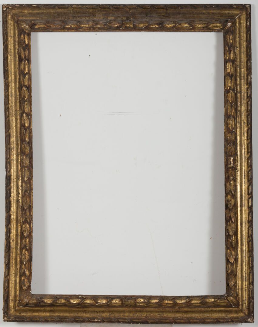 Null 雕刻和镀金的木框。

意大利，17世纪。

高_106.5厘米，宽_83.5厘米。

高_92厘米，宽_67.5厘米，用于查看