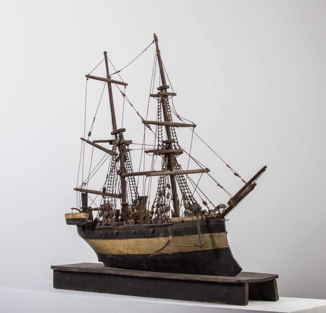 Null Antique model of a two-masted ship, probably a church ex-voto.

H_66 cm L_7&hellip;