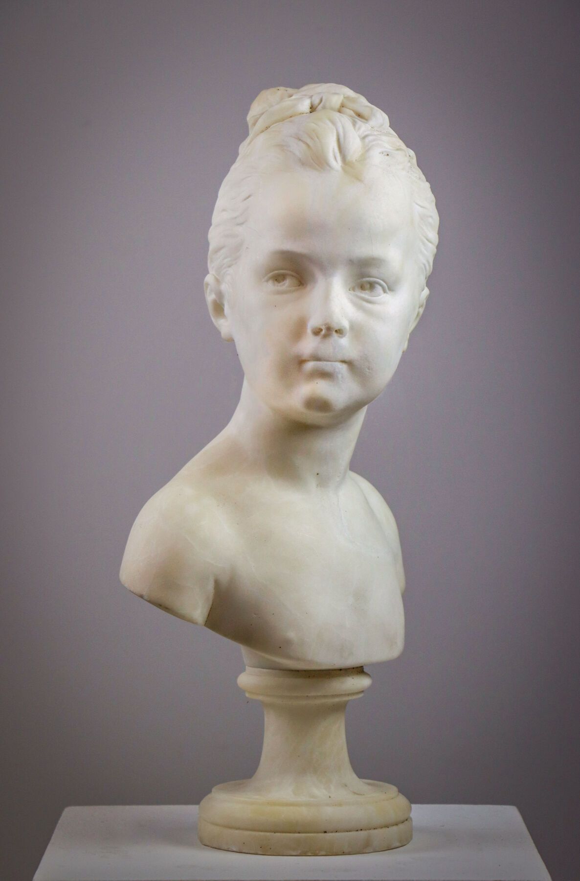 Null 
Jean Antoine HOUDON (1741-1828), nach.





Büste von Louise Brongniart.

&hellip;