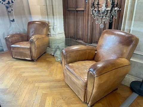 Null French work of the years 1930-1940.
Pair of club chairs in tan leather.
H_8&hellip;