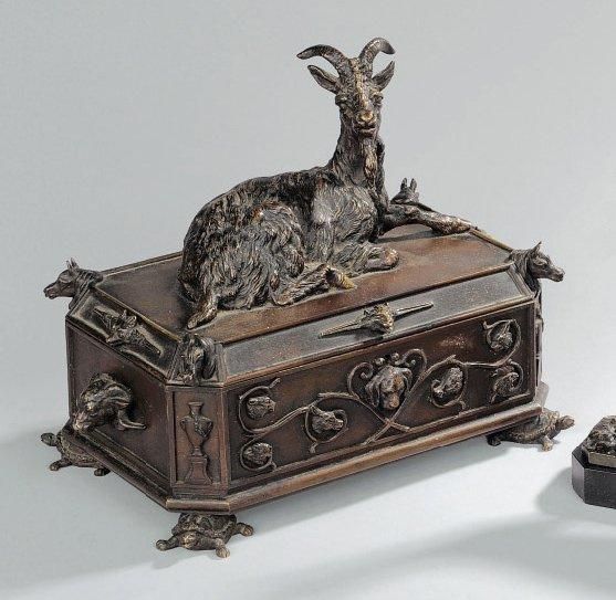 Christophe FRATIN (1801-1864) Coffret en bronze à décor d'une chèvre