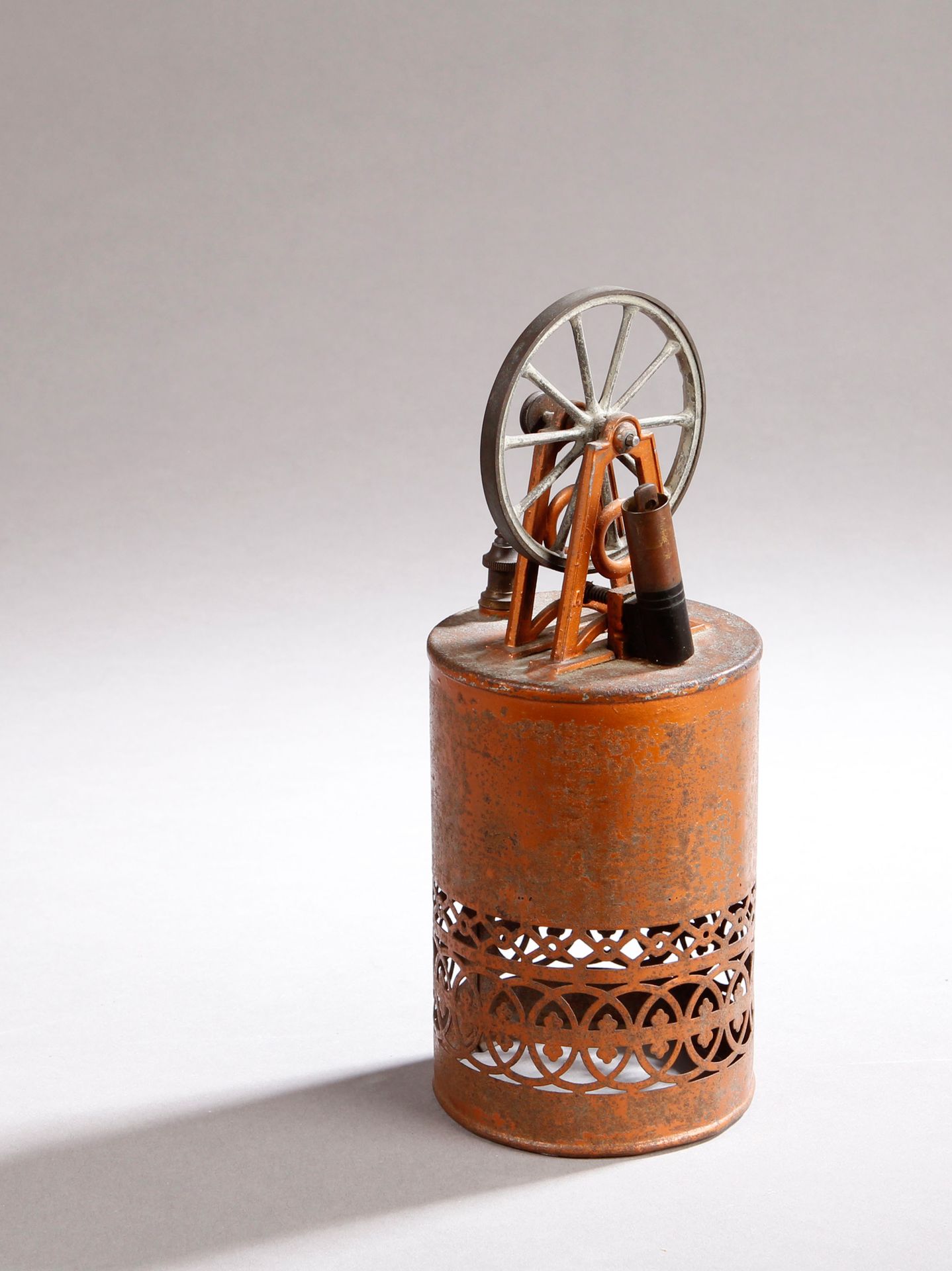 Null Kleine Radiguet-Dampfmaschine aus durchbrochenem und bronzefarben lackierte&hellip;