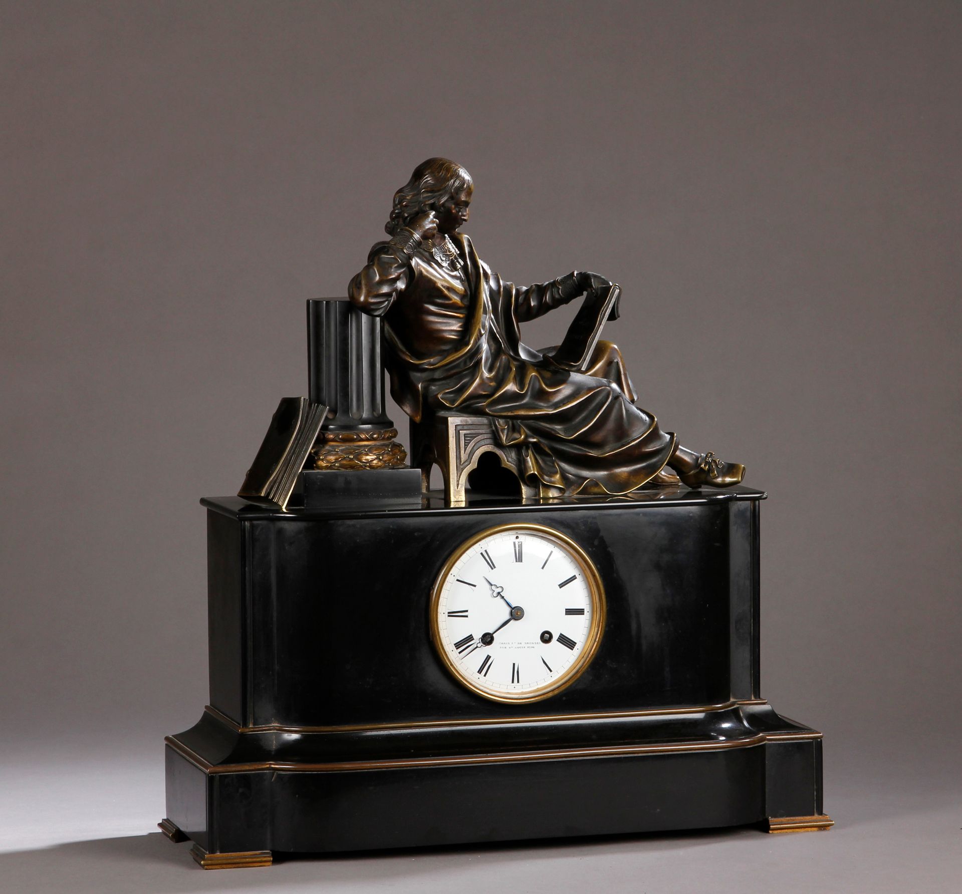 Null Reloj de mármol negro coronado por un bronce patinado que representa a Pasc&hellip;
