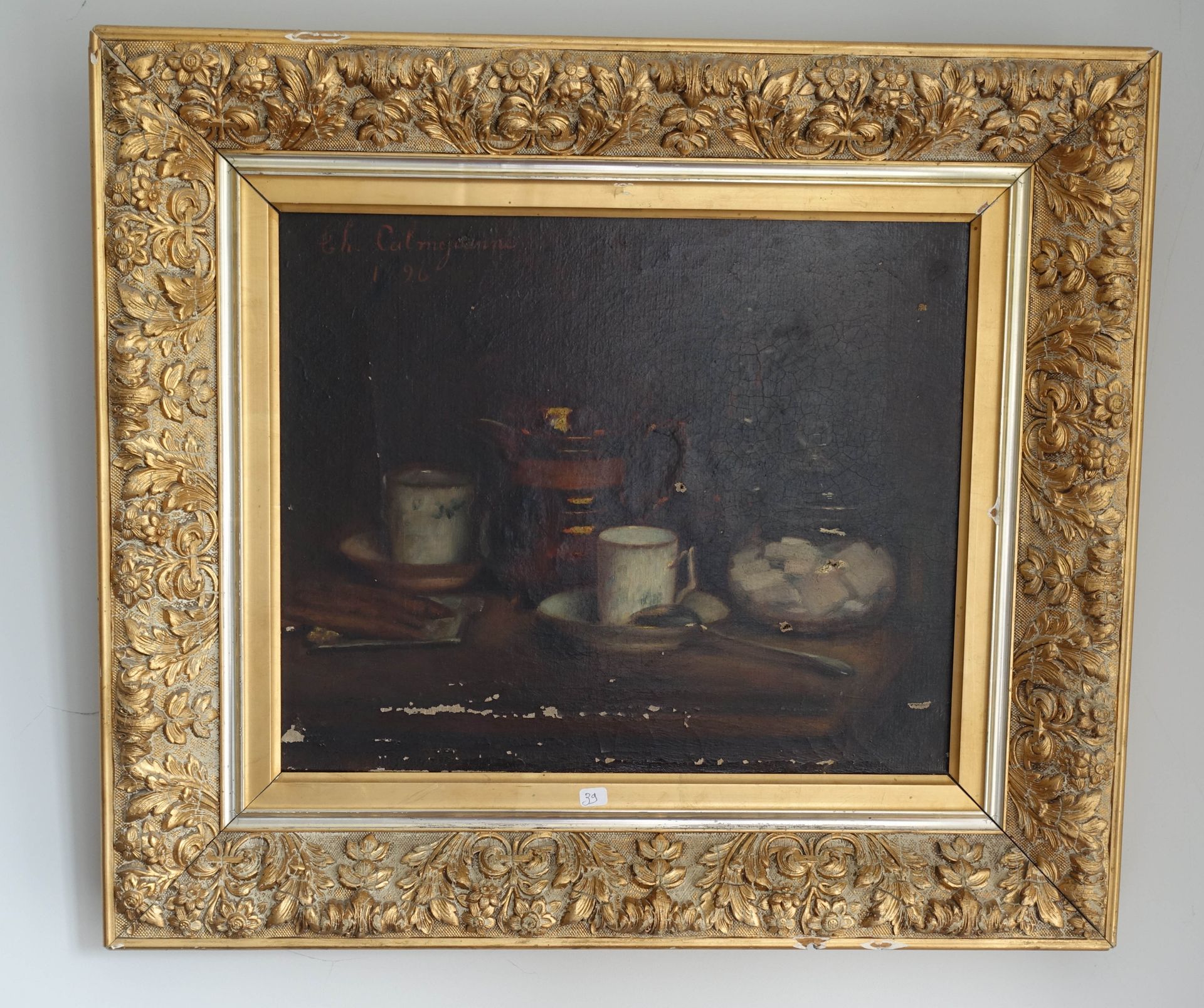 Null 19世纪末的法国学校
咖啡杯的静物。
布面油画，左上角签有ch. Calmejeanne (?)，日期为1896年。
(损坏严重，丢失）。
37 x &hellip;