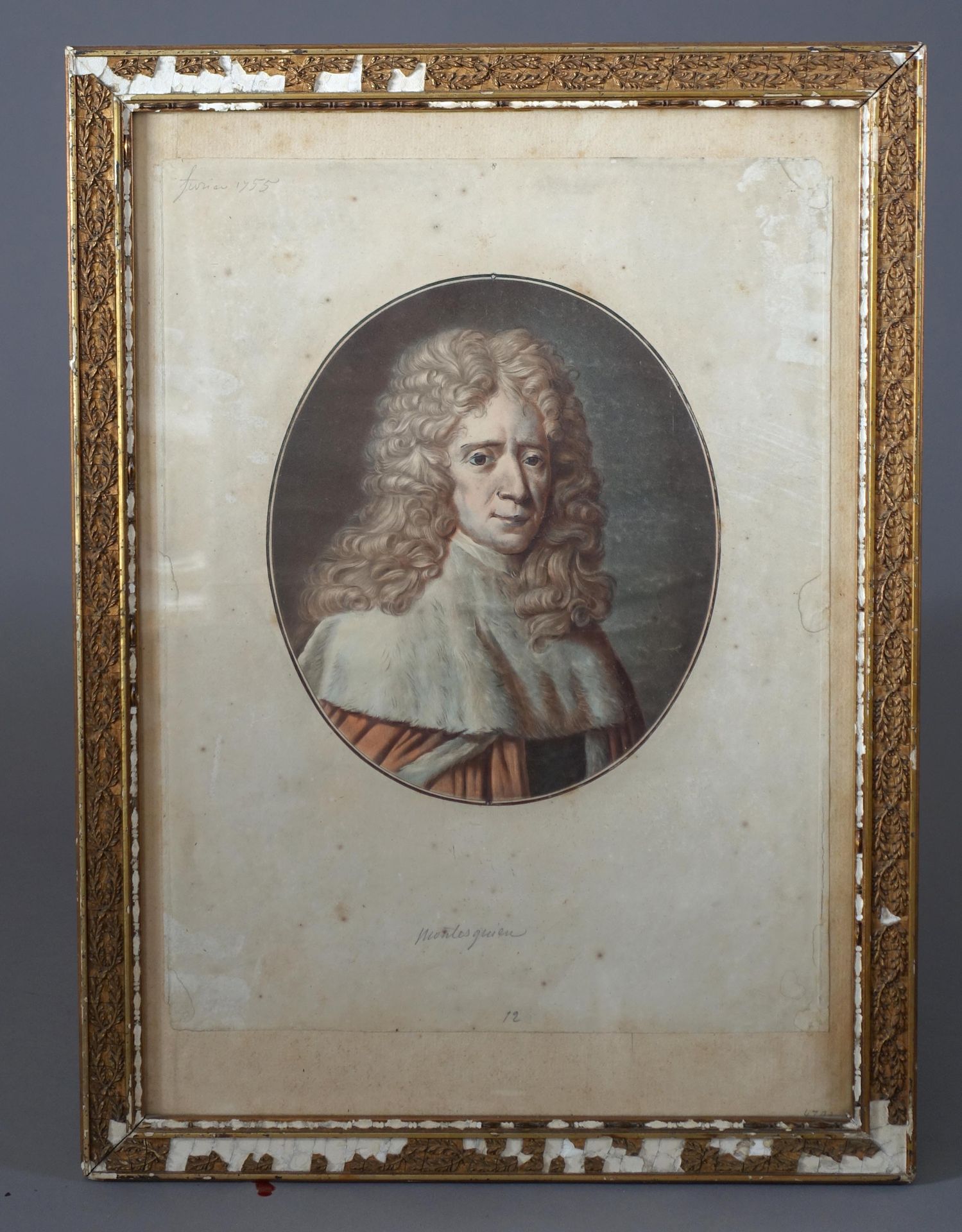 Null 表现孟德斯鸠的假定肖像的椭圆形彩色雕刻画。
18世纪。
(褪色，有小裂缝，装在玻璃下）。
40 x 31 cm
