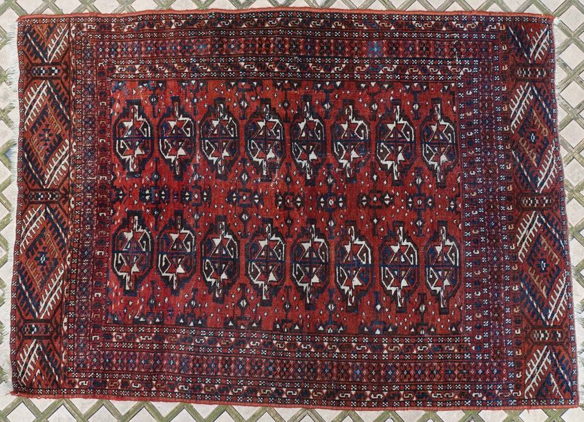 TCHOUVAL YOMOUD (Turkmène), fin du XIXe siècle TAPIS DE SELLE en laine à décor s&hellip;