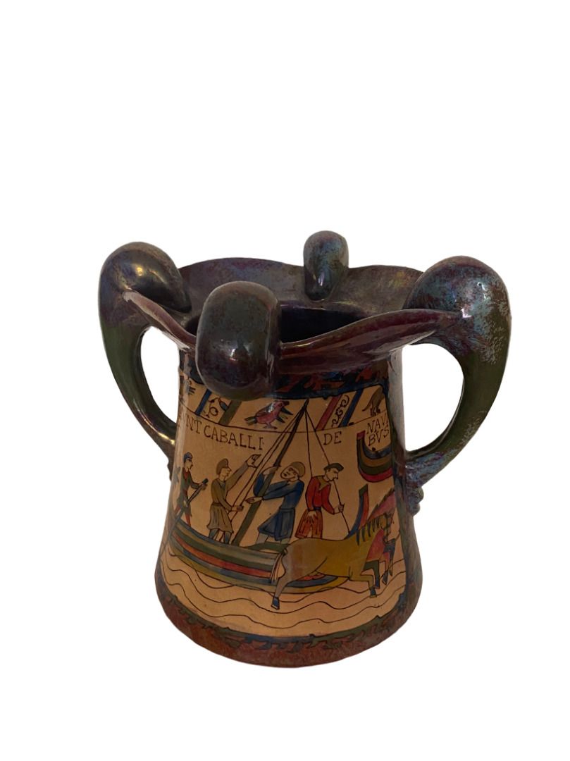 Null Louis Etienne DESMANT (1844-1902) & Subles, Normandy

多色光泽搪瓷大陶瓶，装饰有贝叶挂毯的复制品&hellip;