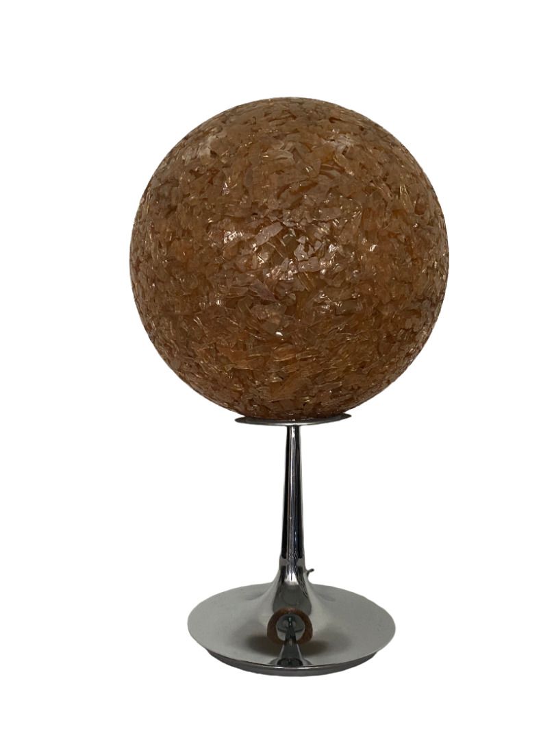 Null 太空时代

台灯，镀铬金属轴，上面有一个琥珀色的树脂球。

约1970年

60 x 70 x 49厘米或23.6 x 27.6 x 19.3英寸

&hellip;