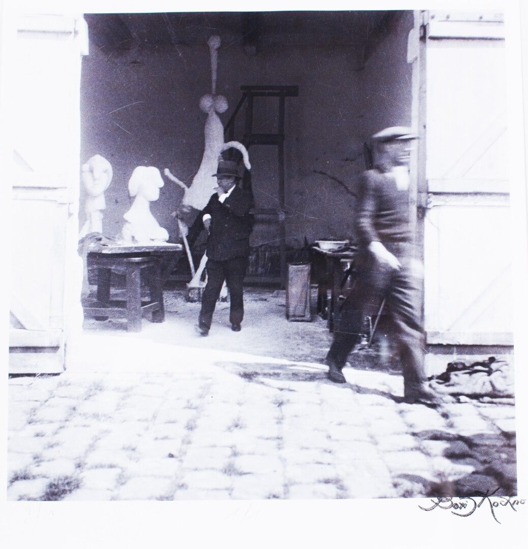 Null Boris KOCHNO (1904-1990)

毕加索在玛丽-泰雷兹-瓦尔特的工作室，约1930年

明胶银处理照片，右下角有签名

右下方有签名&hellip;