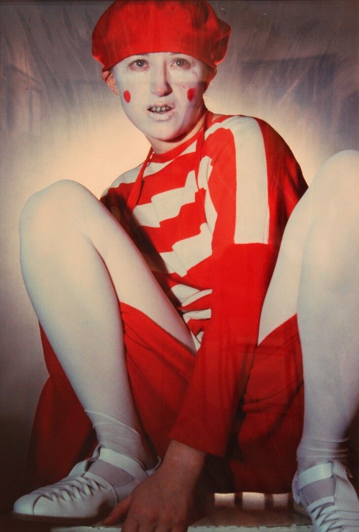 Null Cindy SHERMAN之后 (生于1954年)
图片来自多萝西-比斯品牌委托拍摄的系列照片，为《Vogue》杂志拍摄。 
1984
纸上色光打印，&hellip;