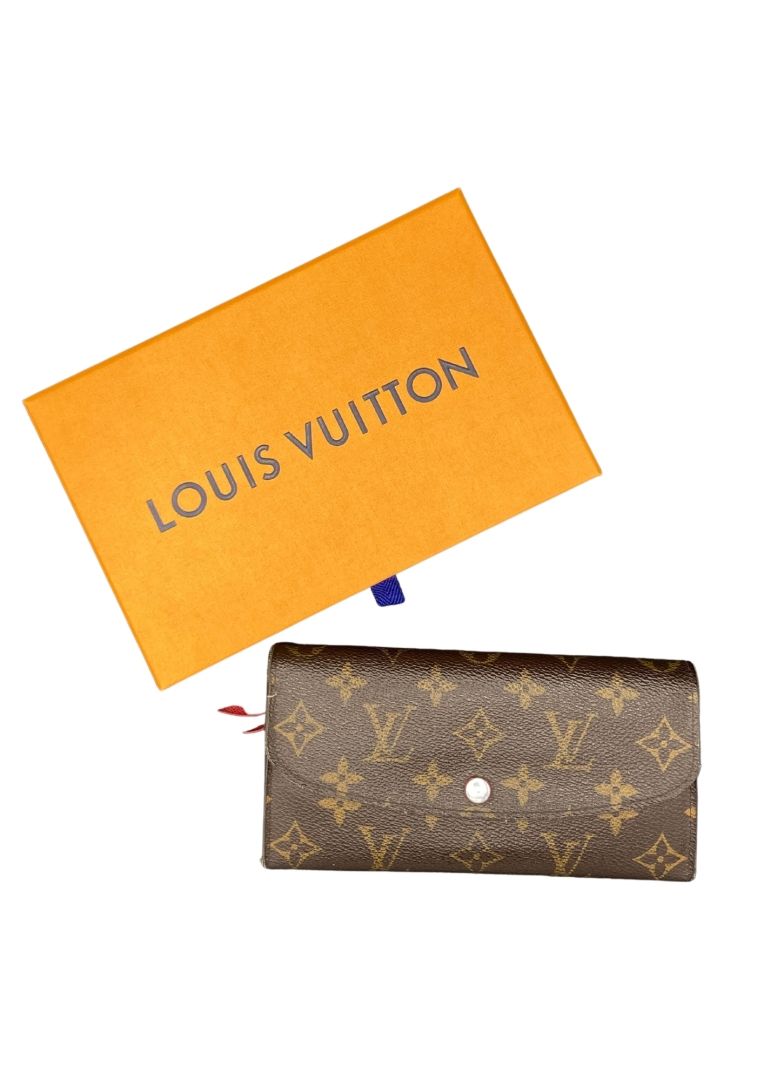 Null LOUIS VUITTON 
Model Sarah Circa 2000
Red interior wallet, in monogram canv&hellip;