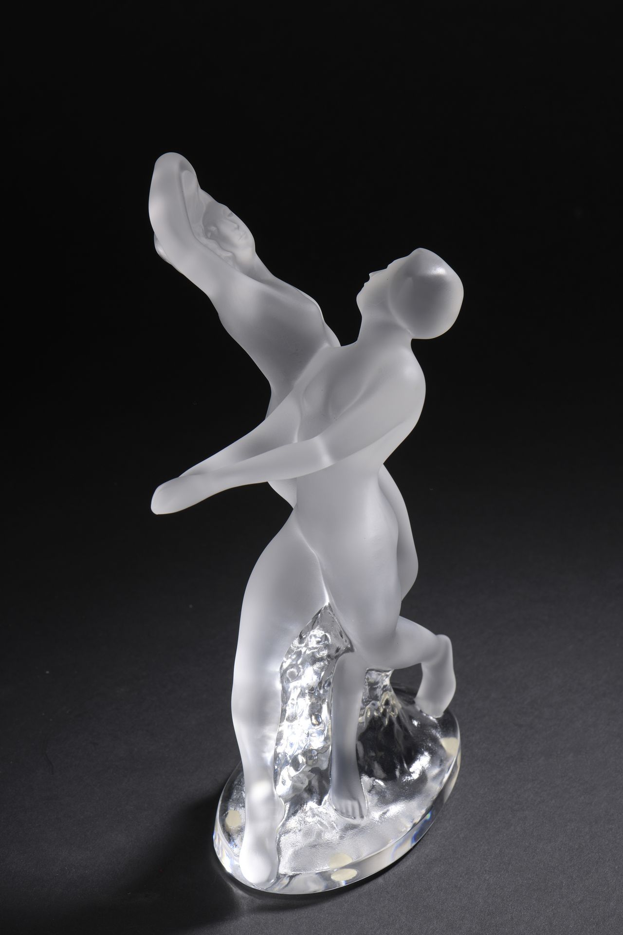 Null LALIQUE France

Couple de danseuse en cristal pressé moulé.

Signé "Lalique&hellip;