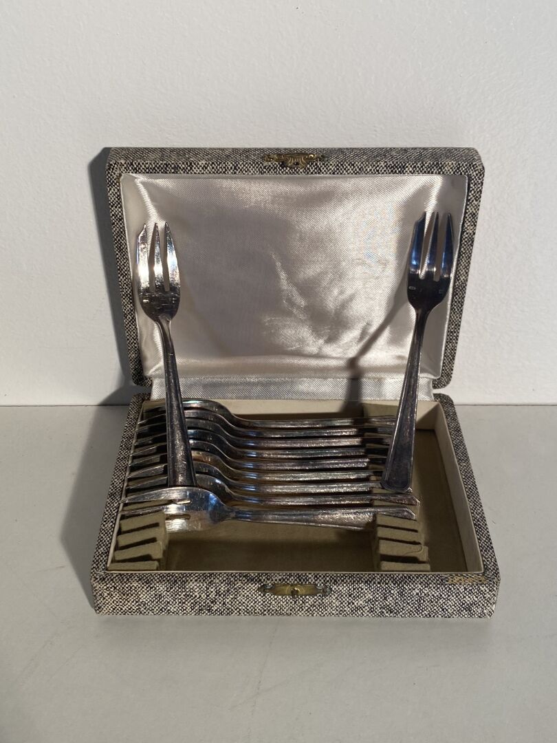 Null 11 fourchettes à gâteau en métal argenté à décor d'un double filet - poinço&hellip;