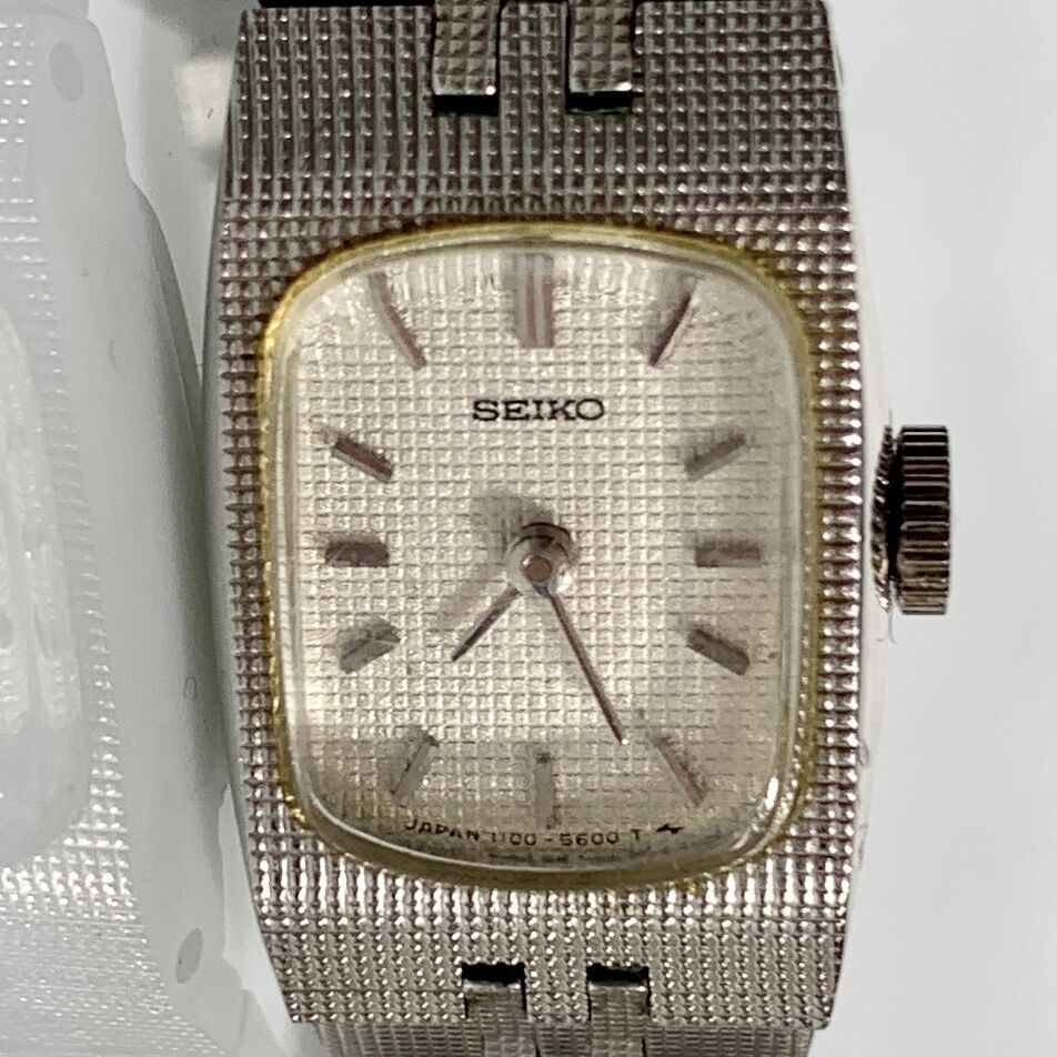SEIKO - One watch in stainless steel - Clip clasp - D : 17 cm - Postal  sending possible by the study (10€ minimum) - Transfer possible on Rouen  and the Rouen