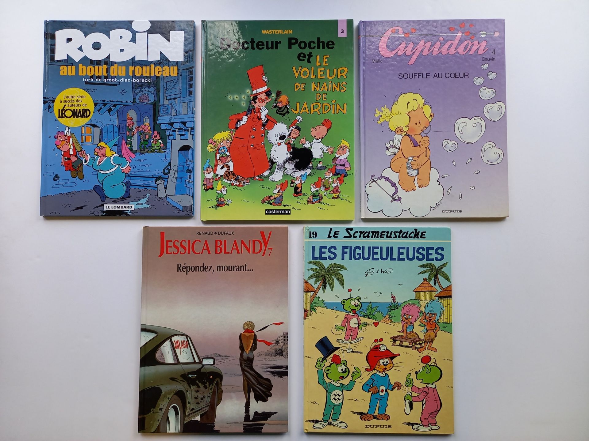Null lot de 11 bandes dessinées dédicacées,



Robin Dubois, Au bout du rouleau &hellip;