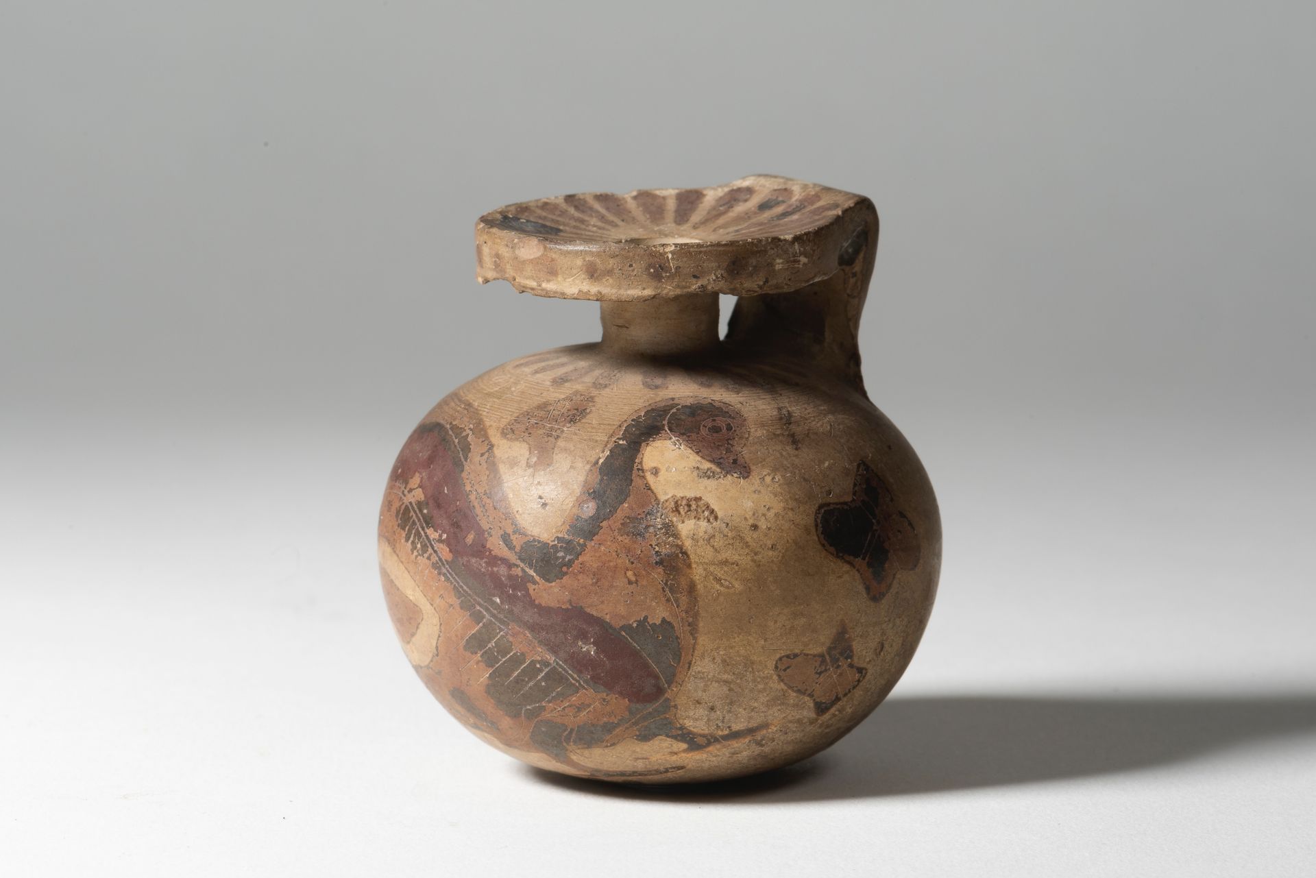 Aryballe à décor d'oiseau 
ETRUSCO-CORINTHIAN WORKSHOP, EARLY 6TH CENTURY B.C.E.&hellip;
