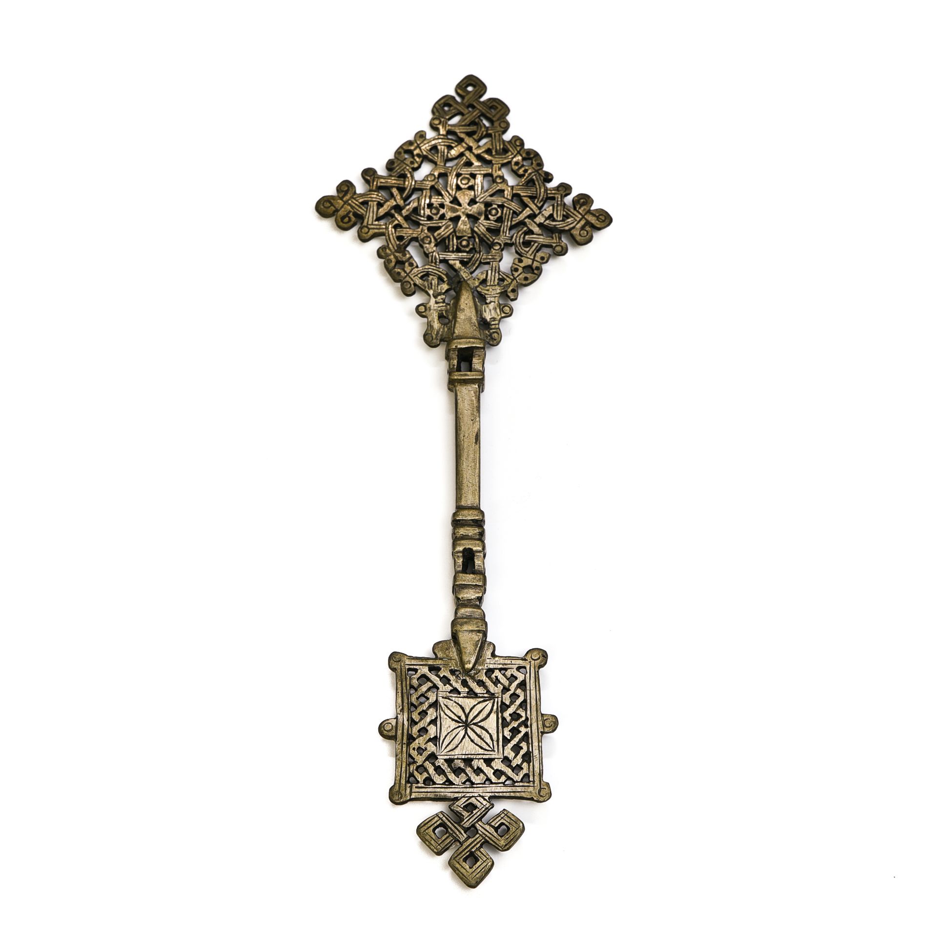 Croix copte de procession 埃塞俄比亚，约1900年

科普特人的游行十字架



镀银铜制

 高：30.5厘米，宽：10.5厘米