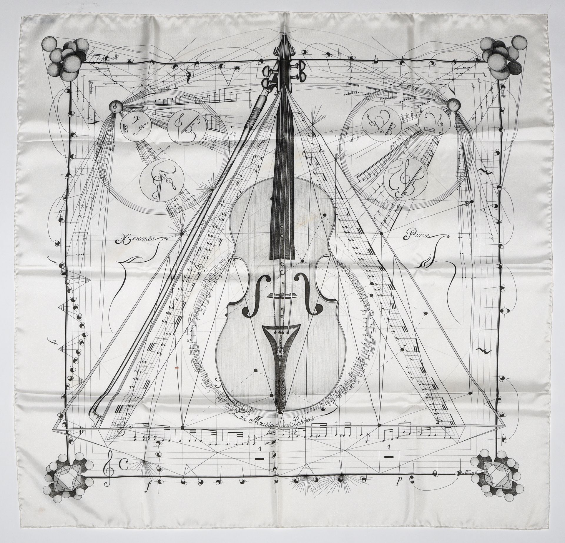Hermès "Musique des Sphères (la)" twill carré scarf



90 cm twill silk carré sc&hellip;