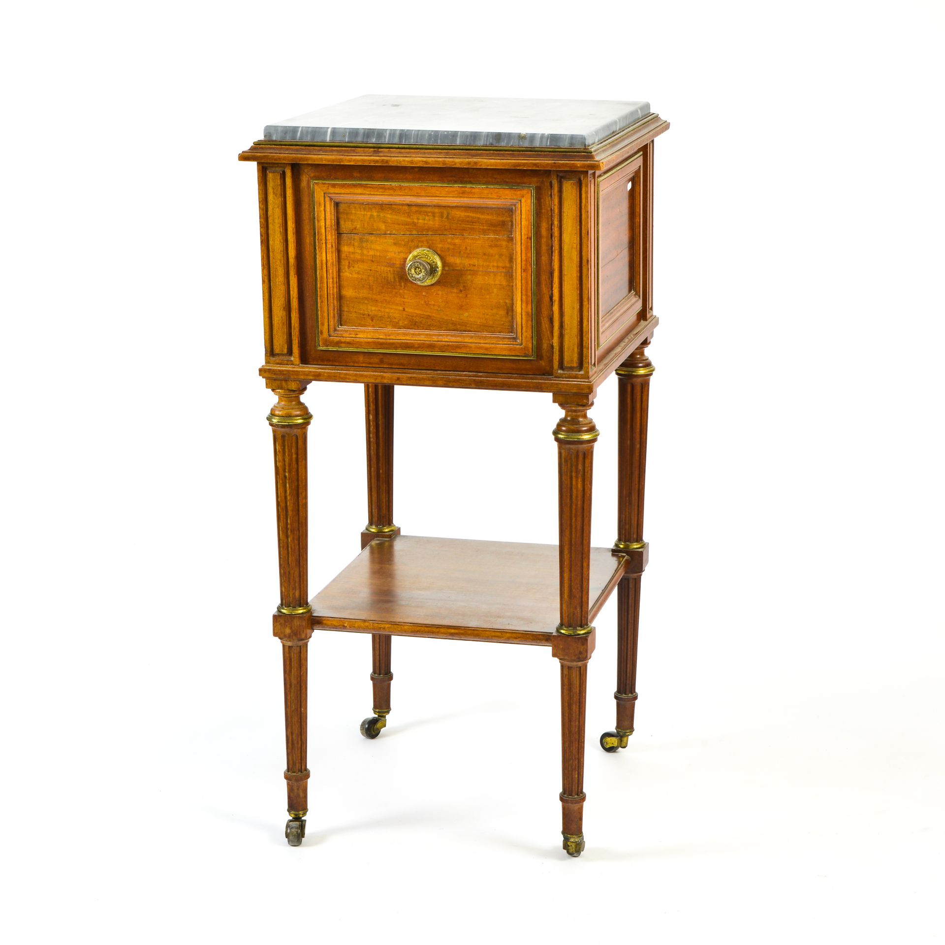 Null TRAVAIL DE STYLE LOUIS XVI

Table de chevet



en acajou, plateau de marbre&hellip;