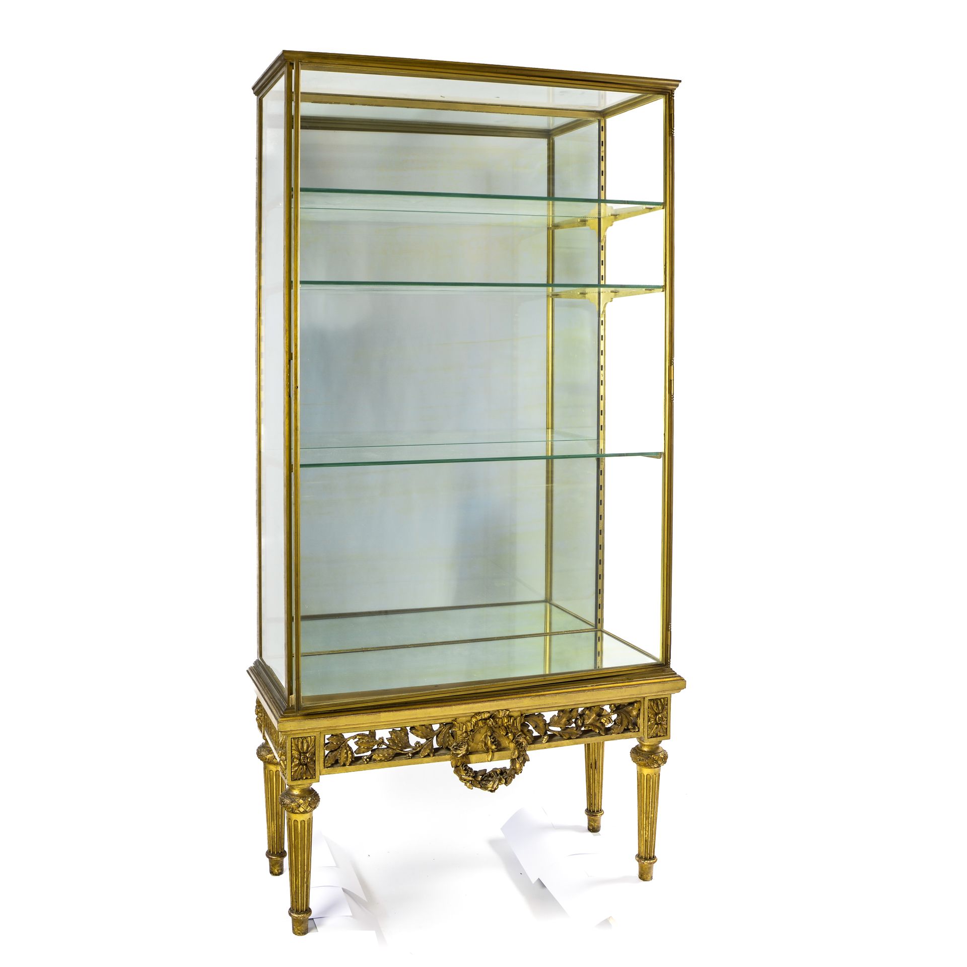 Null TRAVAIL DE STYLE LOUIS XVI

Vitrine de collectionneur



en bois et laiton &hellip;