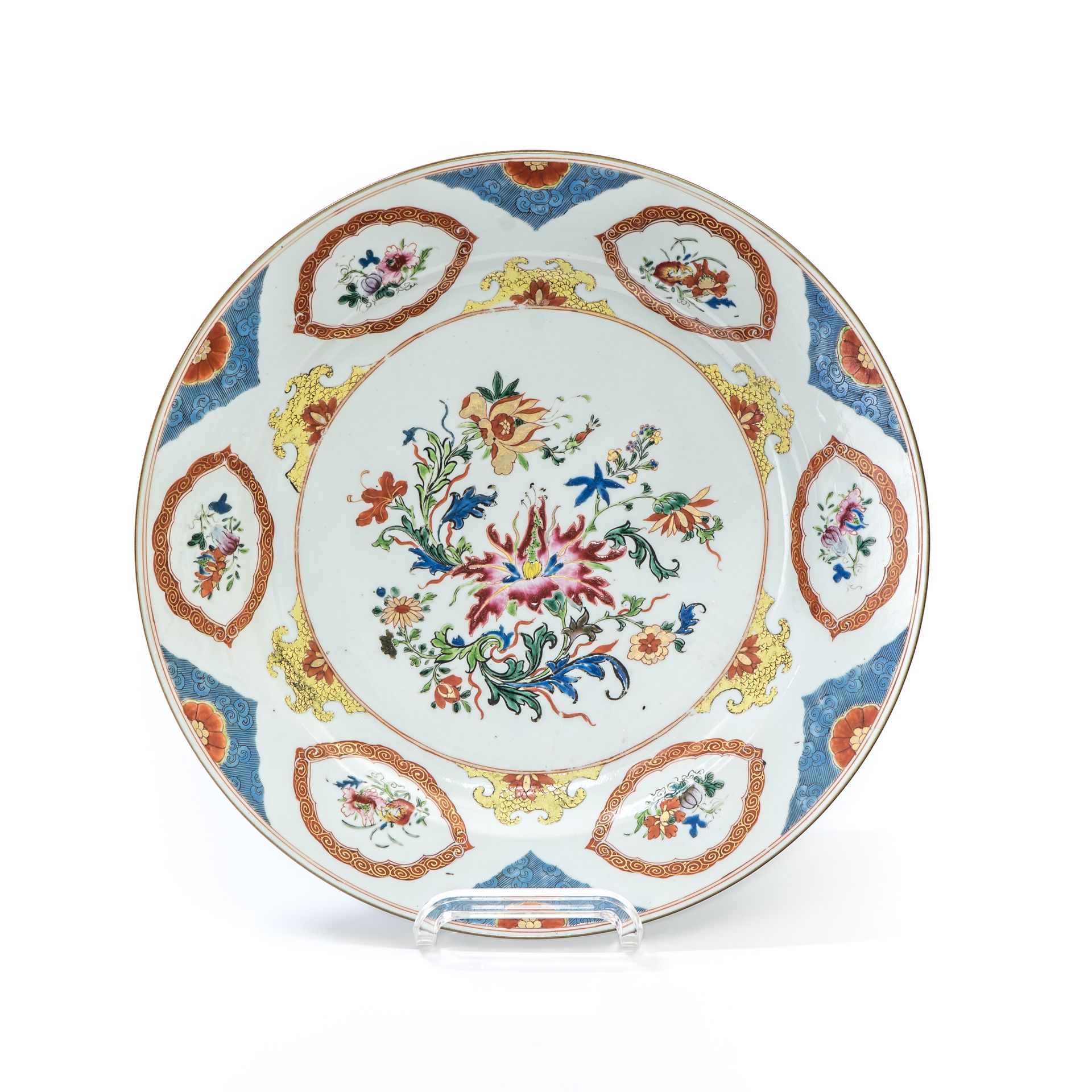 Null 中国，印度公司--雍正时期(1723 - 1735)

盘子



瓷盘用粉色系的多色珐琅彩装饰，中间是牡丹花枝，翅膀上装饰有六个椭圆形的螺旋形储备，&hellip;