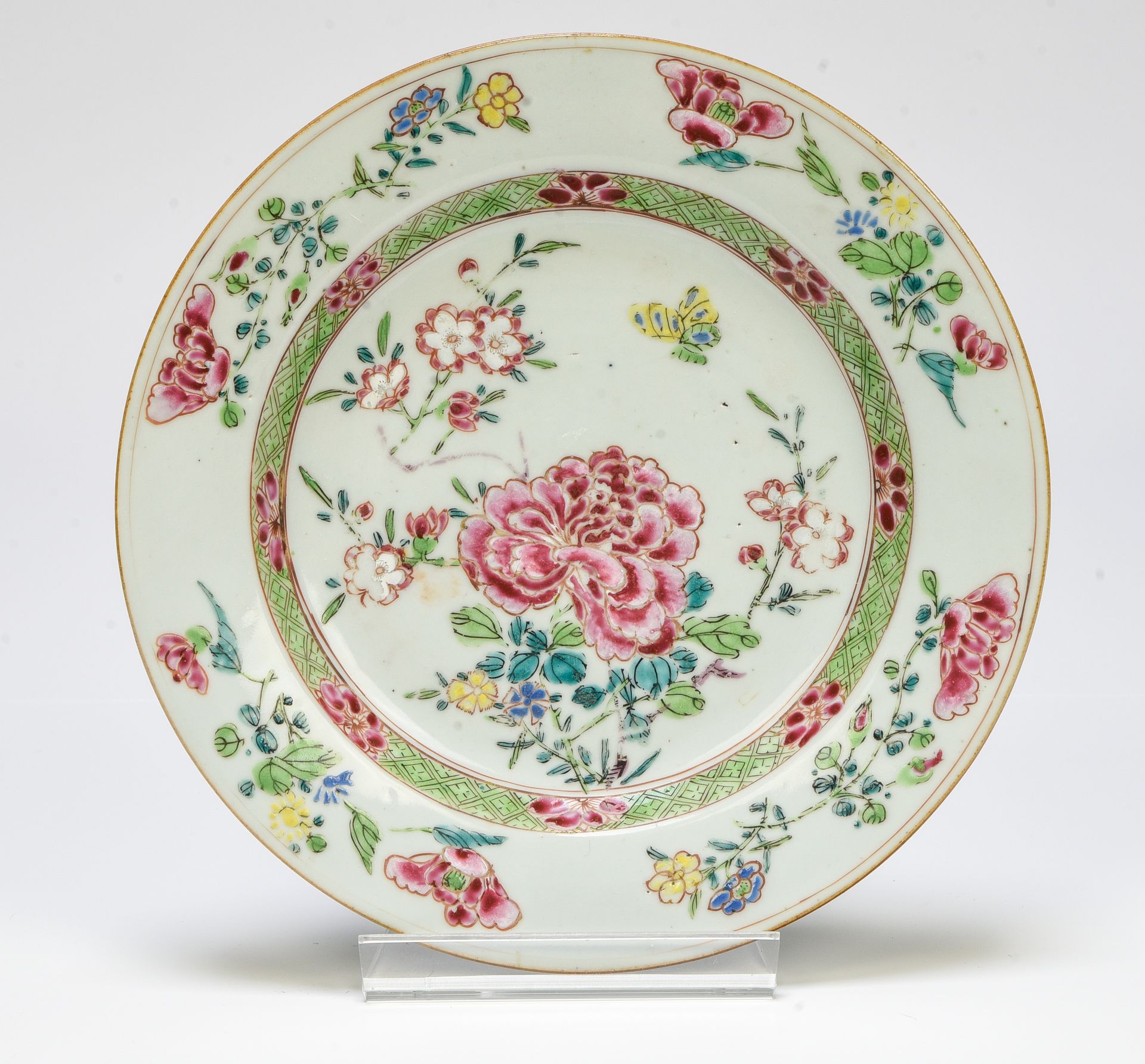 Null Plate

CHINA, INDIA COMPANY - YONGZHENG ERA (1723-1735)

Famille Rose polyc&hellip;