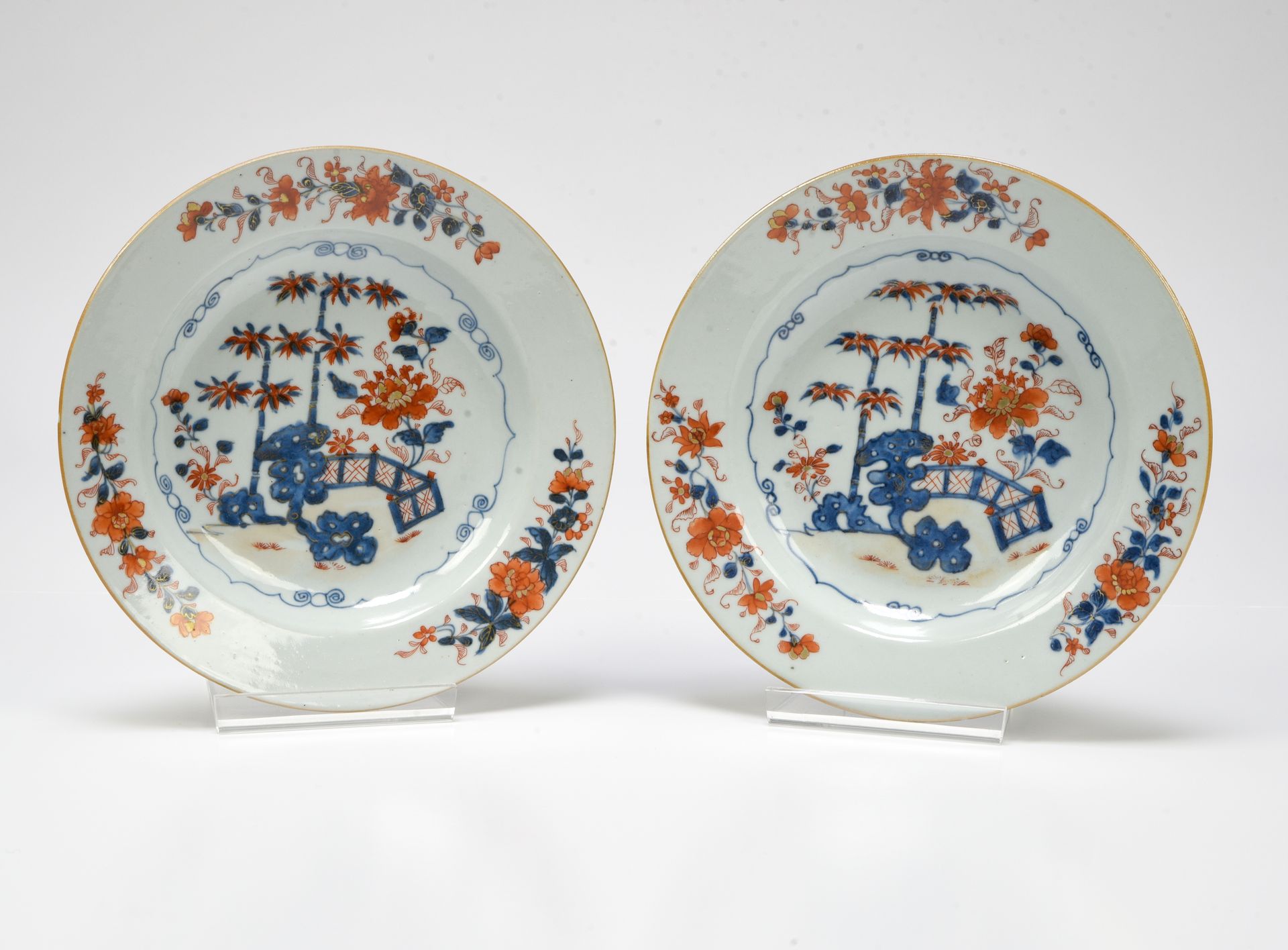 Null CHINE, COMPAGNIE DES INDES - EPOQUE KANGXI (1662 - 1722)

Paire d'assiettes&hellip;